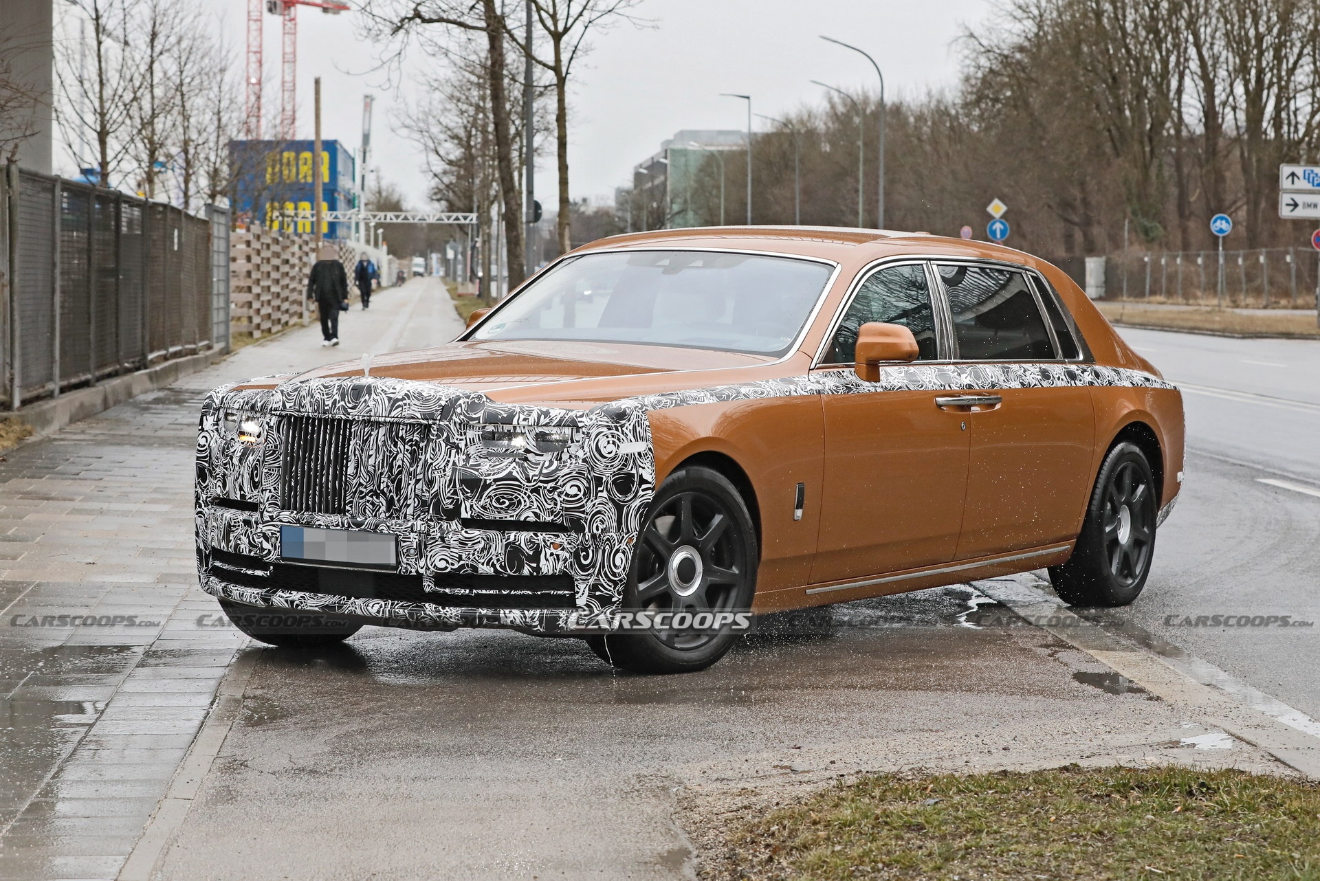 Rolls-Royce Phantom phien ban moi lo dien hinh anh