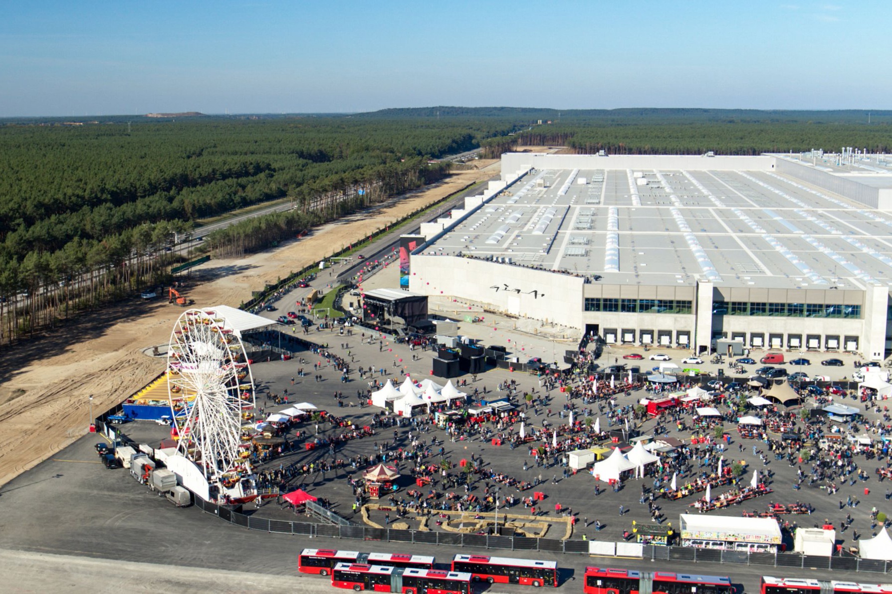 Tesla xây dựng nhà máy tại Trung Quốc ảnh 2 Tesla xay dung nha may tai Trung Quoc anh 2