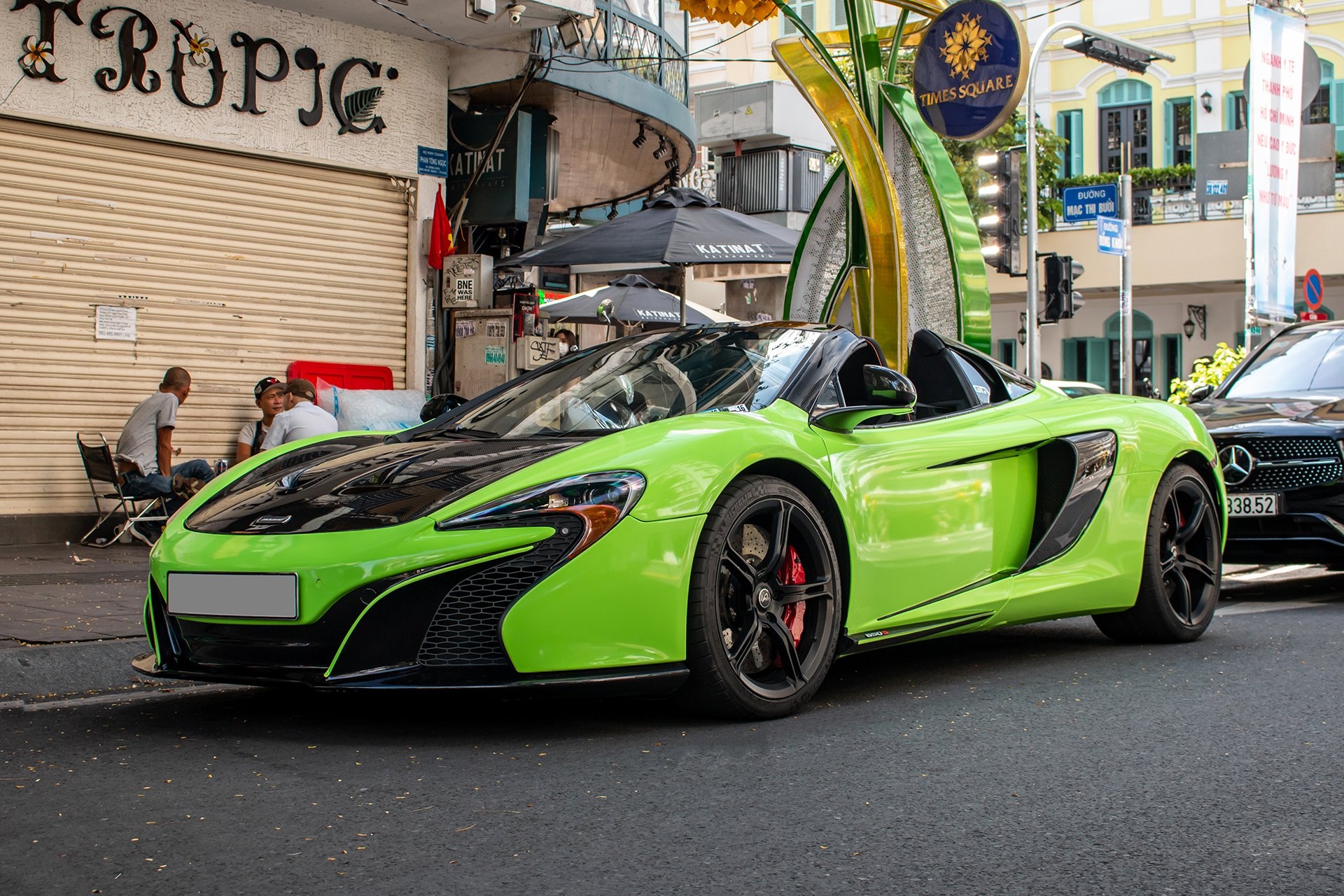 Chi tiet McLaren 650S Spider mau la tai TP.HCM hinh anh