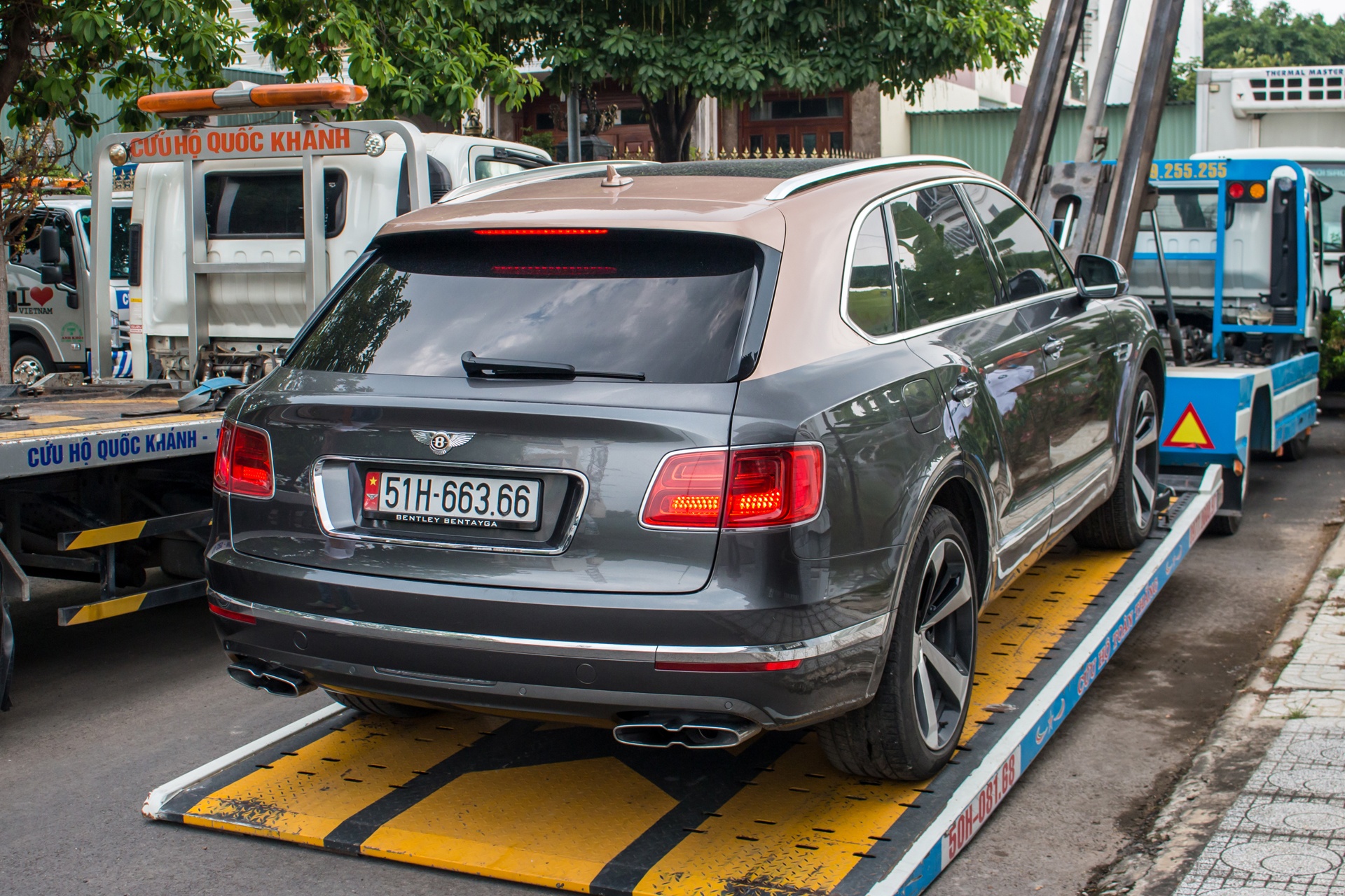 Koenigsegg Regera được vận chuyển ra Đà Nẵng ảnh 10 Koenigsegg Regera duoc van chuyen ra Da Nang anh 10