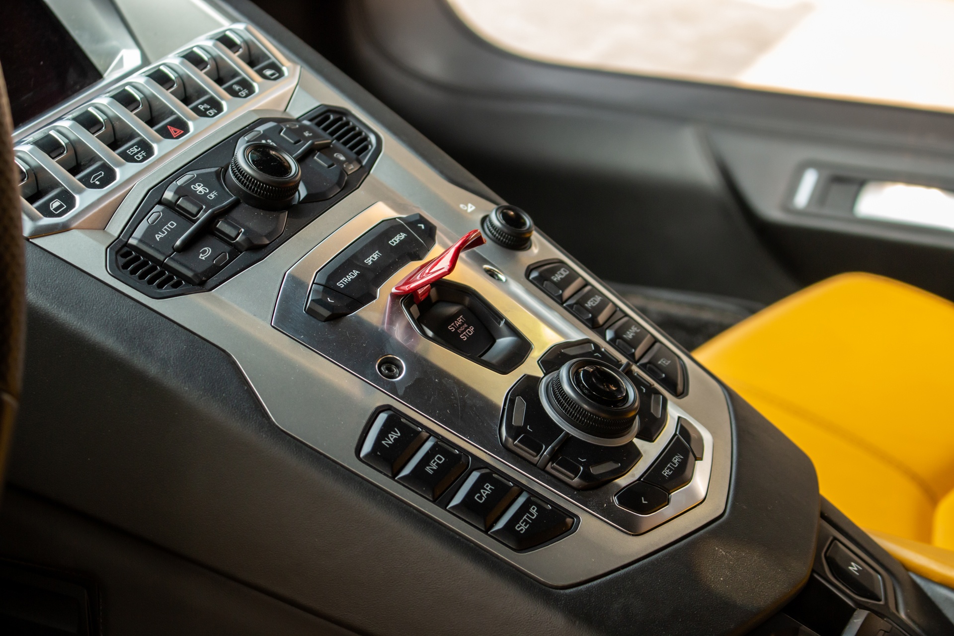 Lamborghini Aventador do Duke Dynamics anh 16