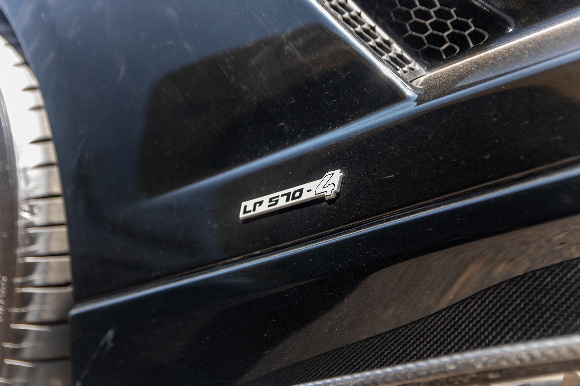 Lamborghini Gallardo LP 570-4 Performante tại Việt Nam ảnh 6 Lamborghini Gallardo LP 570-4 Performante tai Viet Nam anh 6