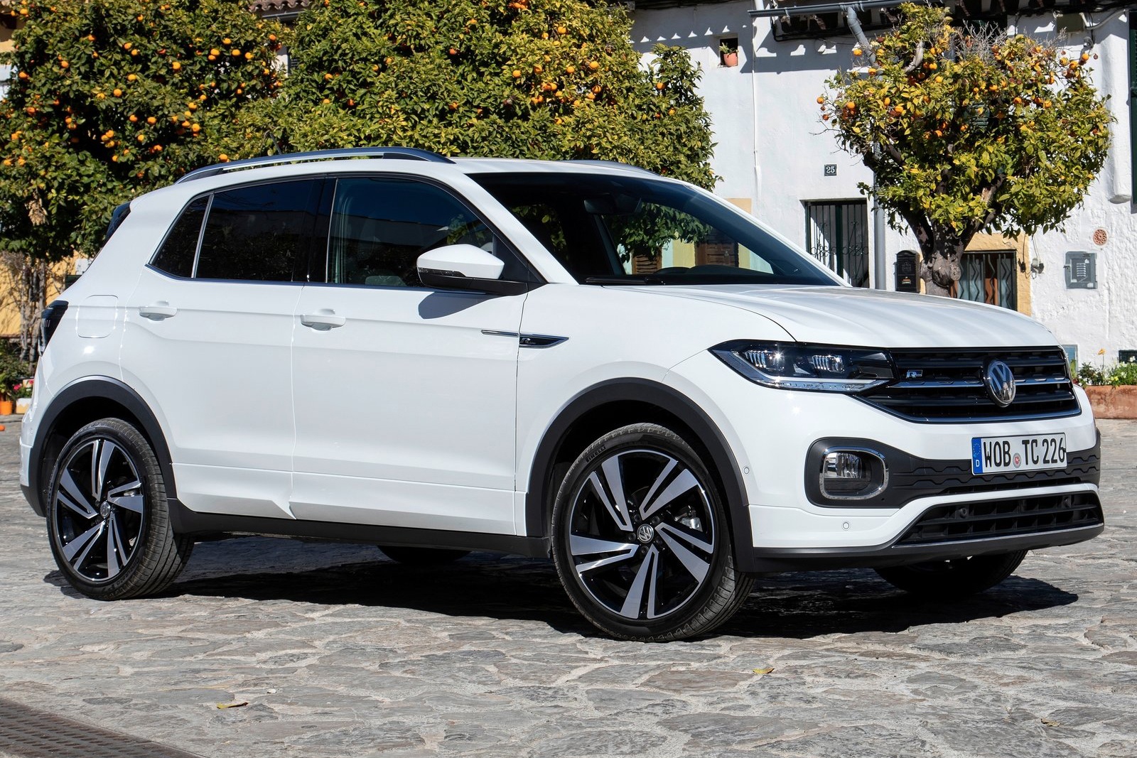 Volkswagen Viet Nam nhan dat hang T-Cross, chua co gia ban hinh anh