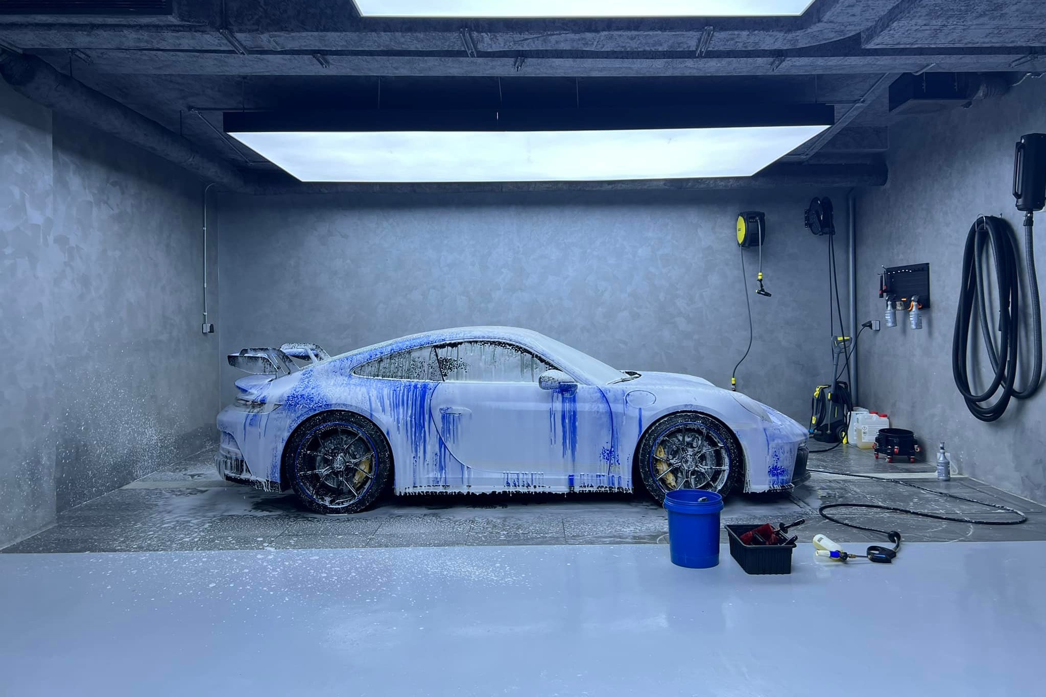 Ong Nguyen Quoc Cuong mua Porsche 911 GT3 2022 hinh anh