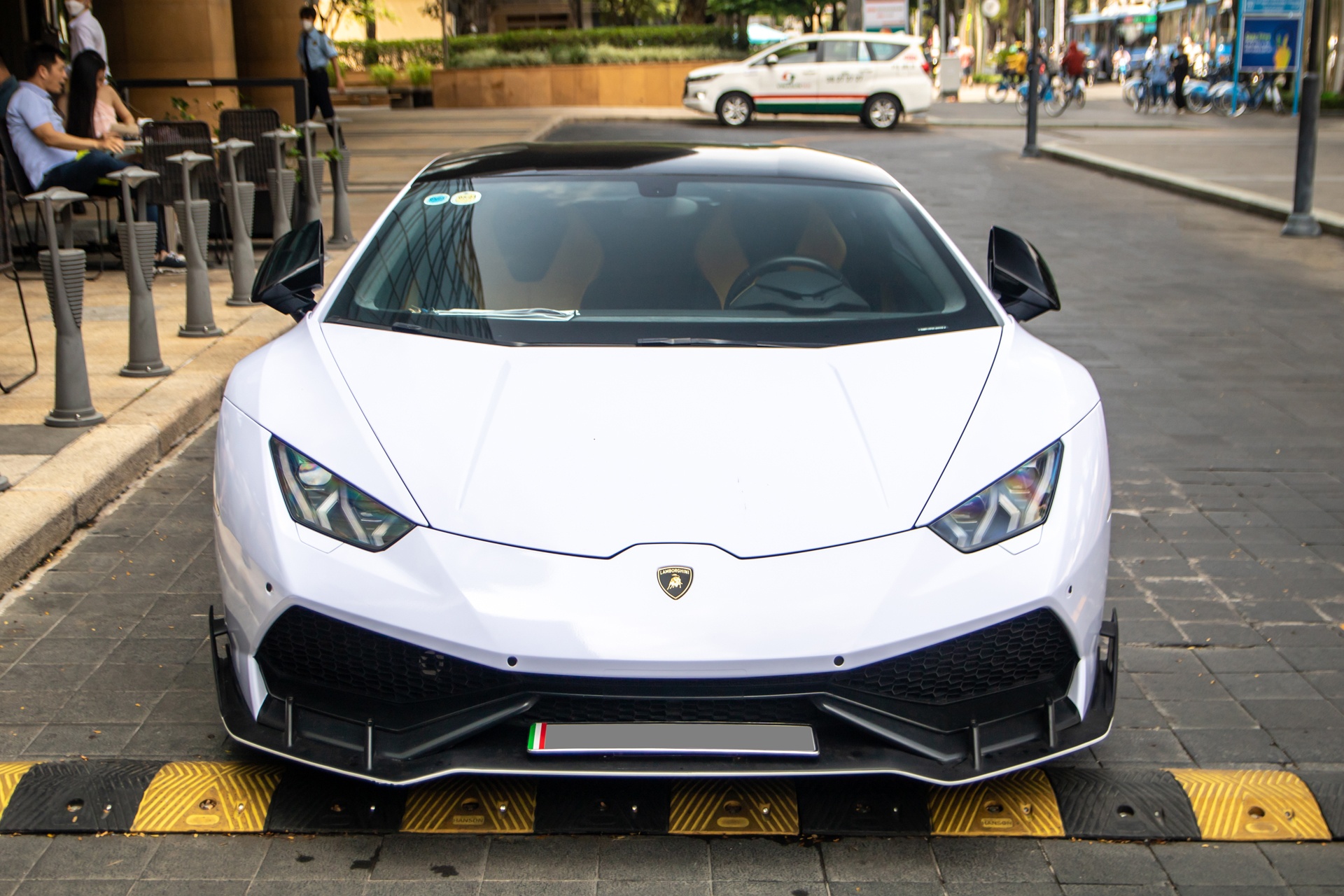 Lamborghini Huracan anh 2