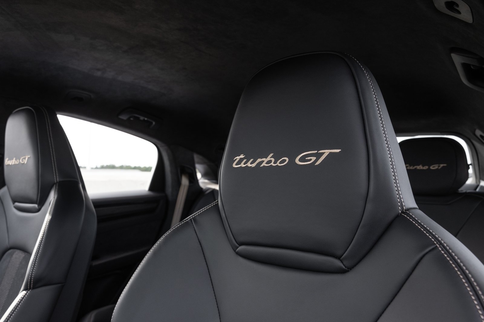 Porsche Cayenne Turbo GT ảnh 4 Porsche Cayenne Turbo GT anh 4