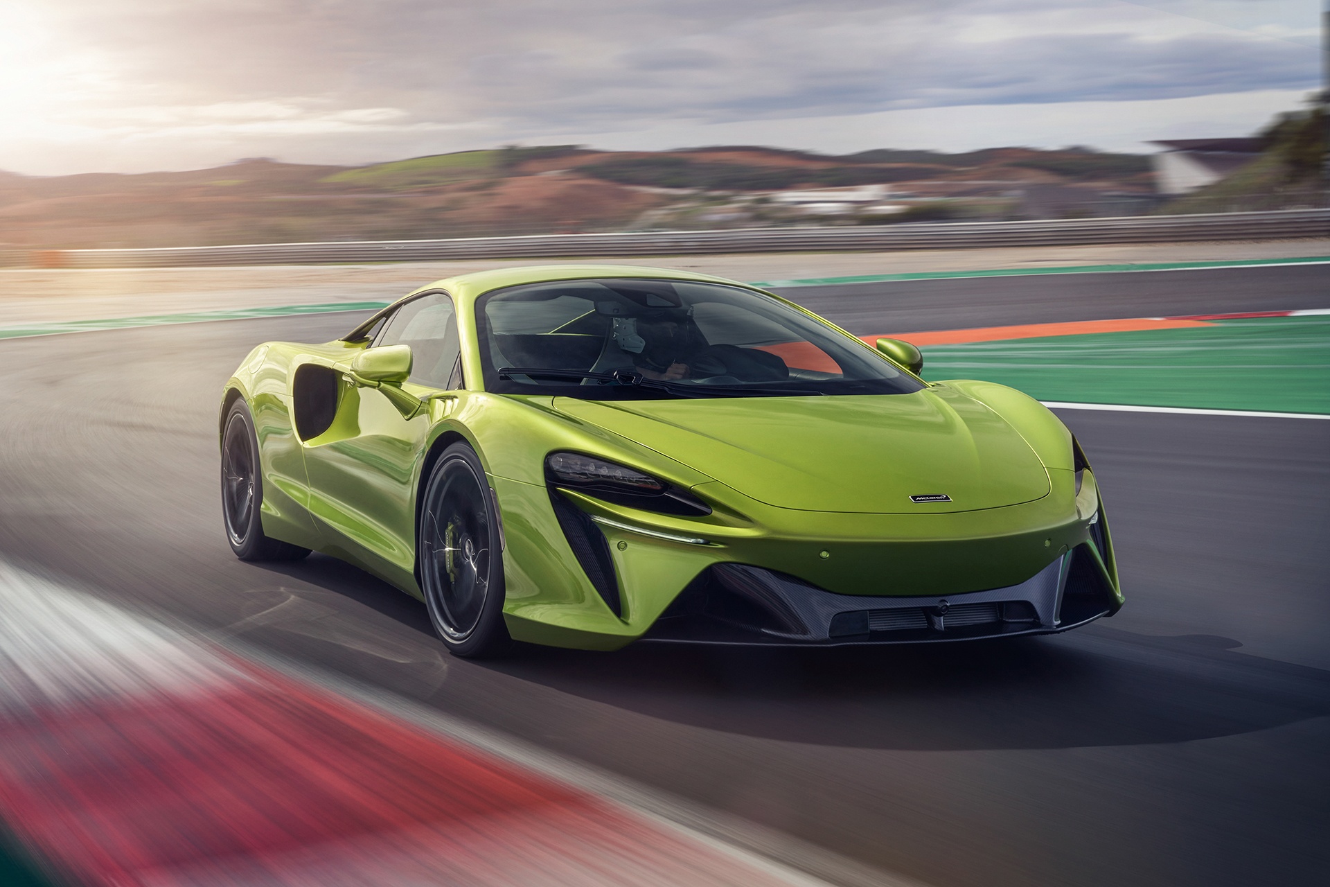 Sieu xe McLaren Artura mo ban tai Viet Nam, gia tu 16 ty dong hinh anh