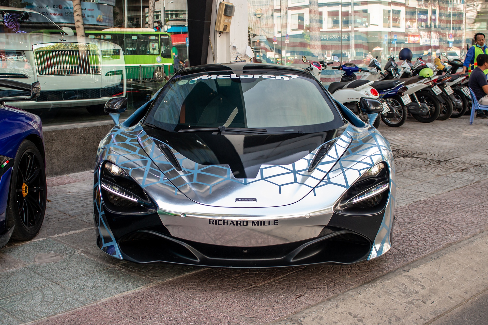 McLaren 720S Spider anh 2
