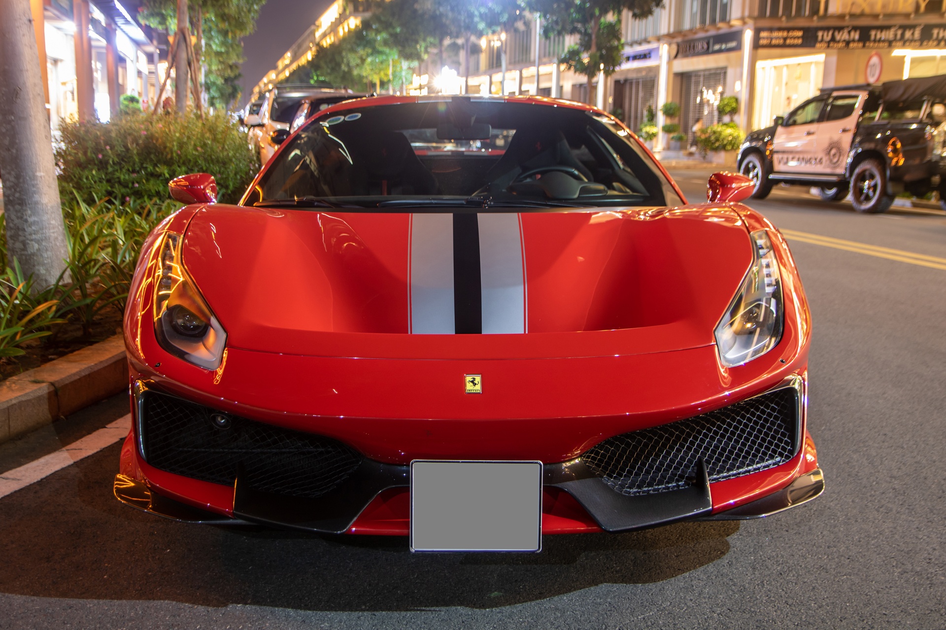 Ferrari 488 Pista anh 2