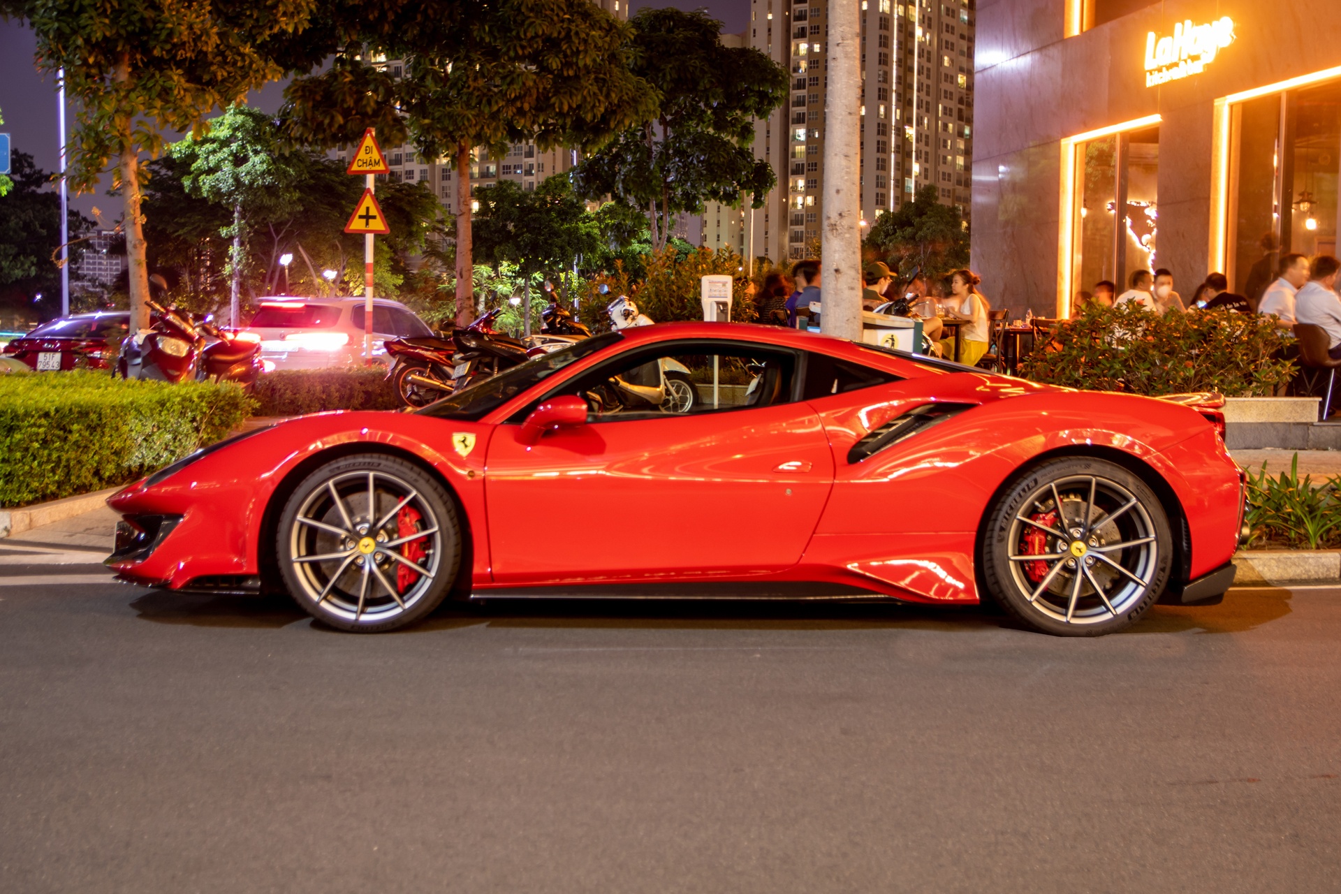 Ferrari 488 Pista anh 5