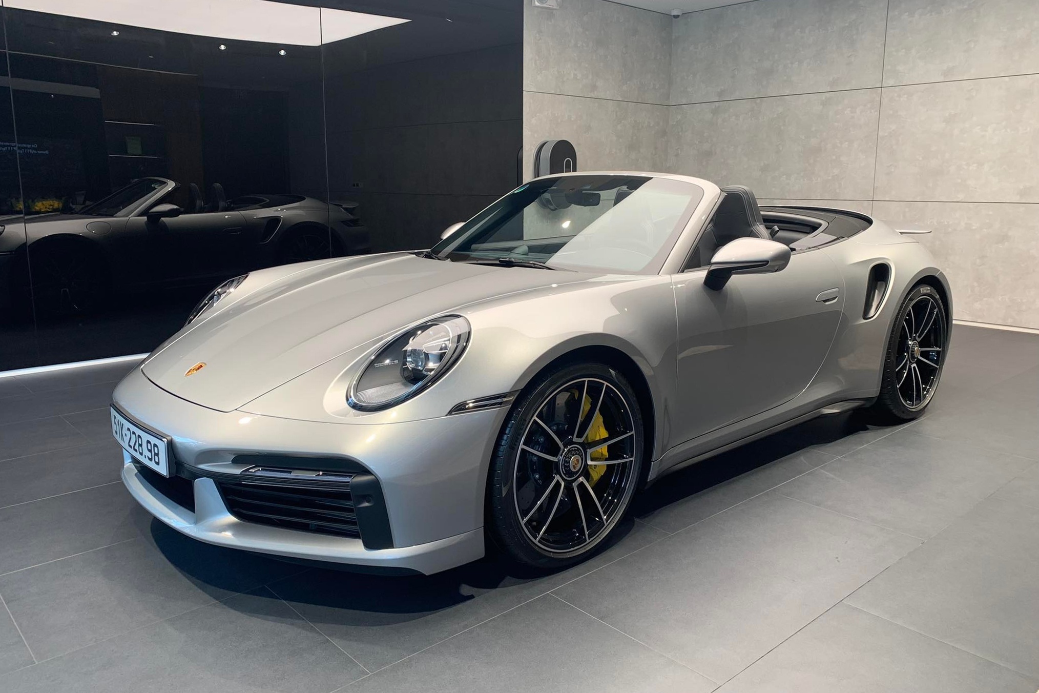 Porsche 911 Turbo anh 6