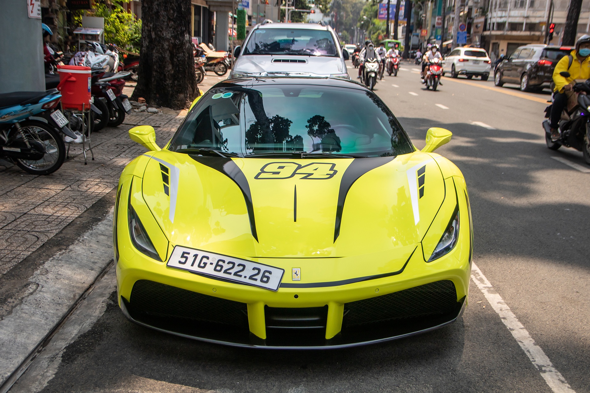 Ferrari 488 GTB anh 2
