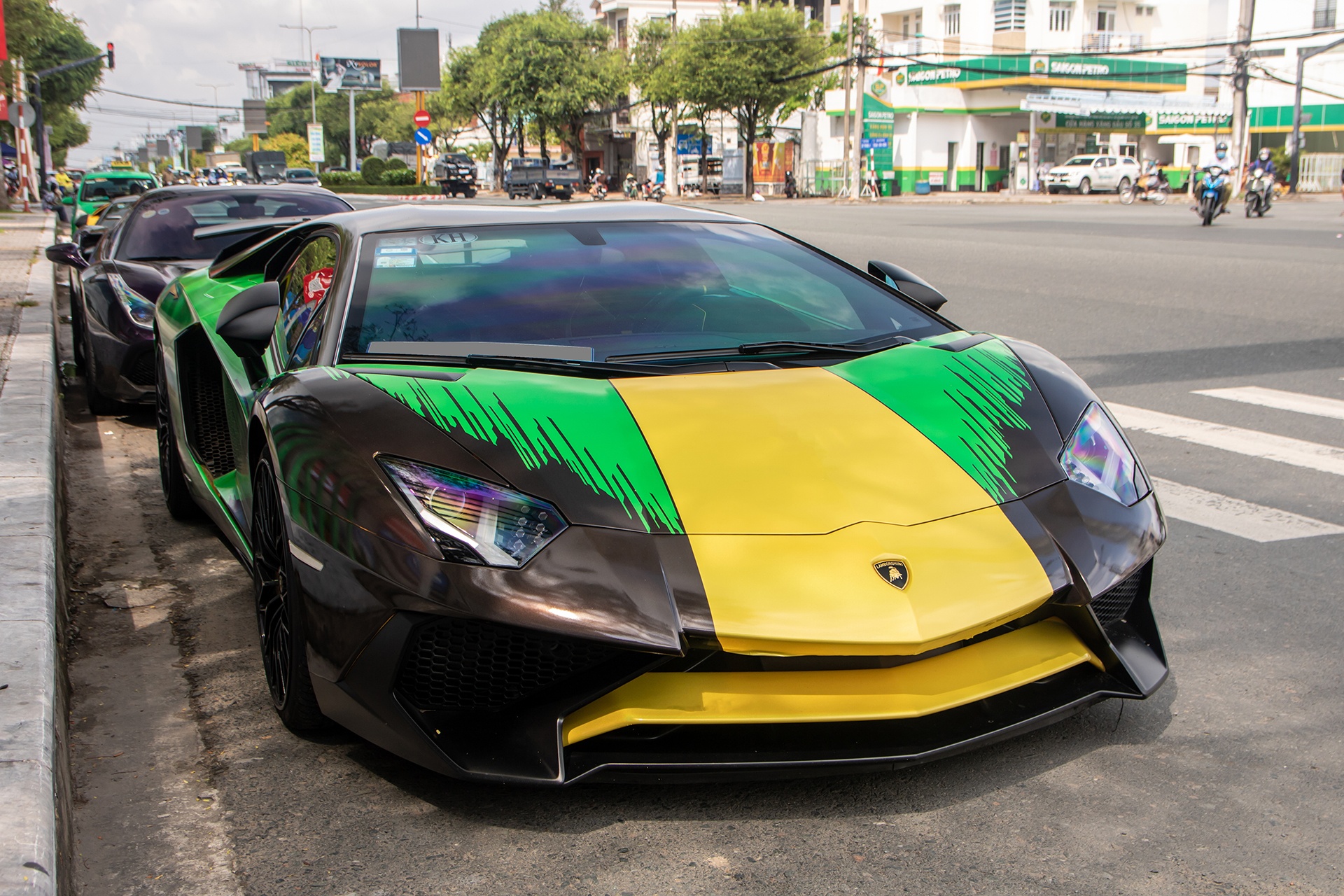 Can canh Lamborghini Aventador SV thu hai ve Viet Nam hinh anh
