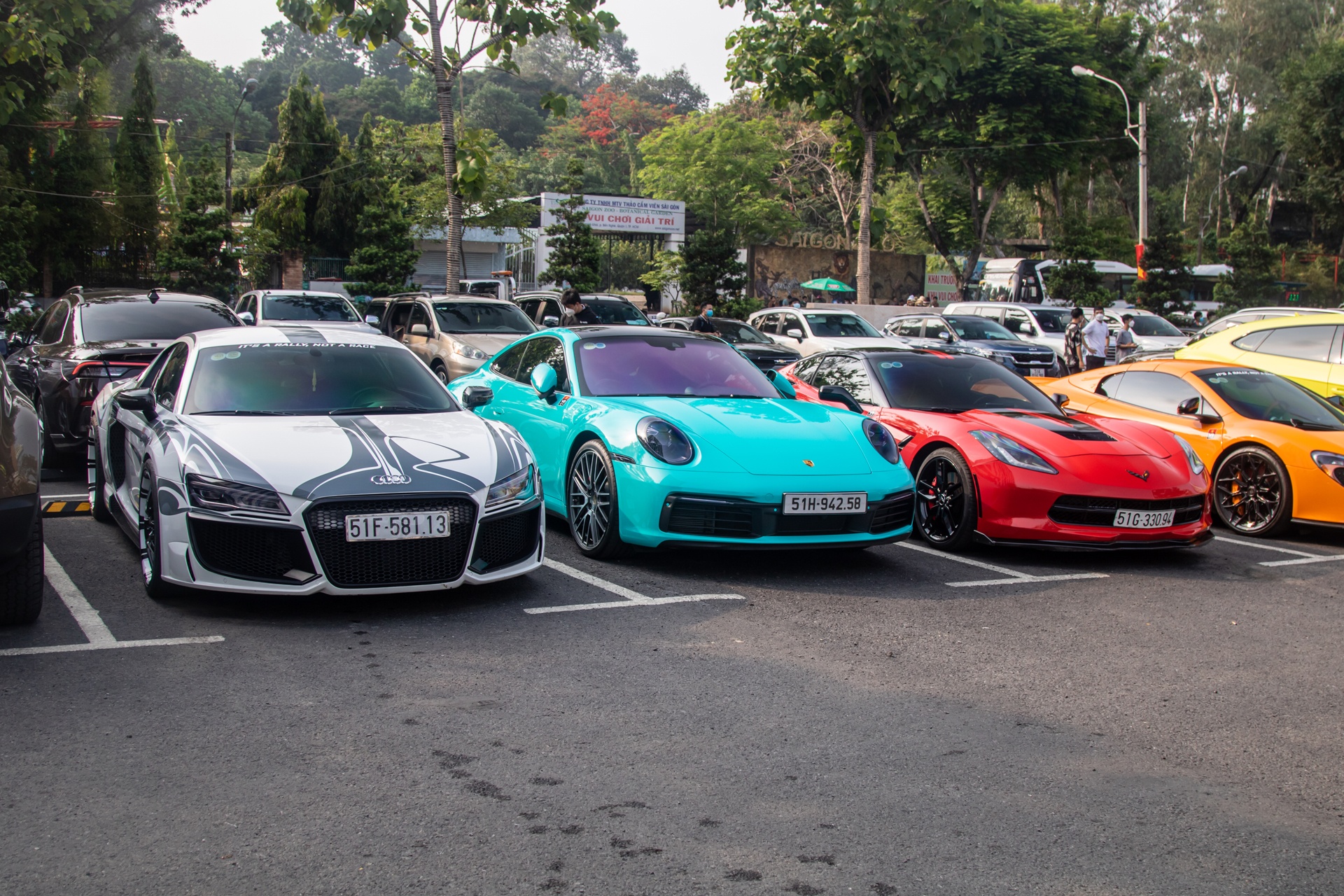 hanh trinh sieu xe anh 1