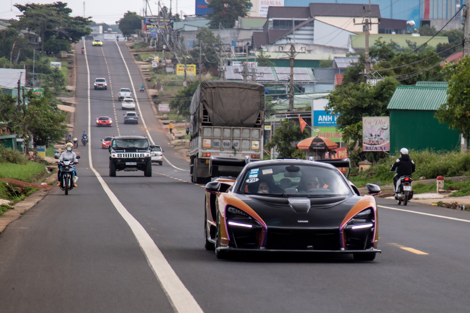 McLaren Senna cung dan sieu xe xuat hien tai Dak Nong hinh anh