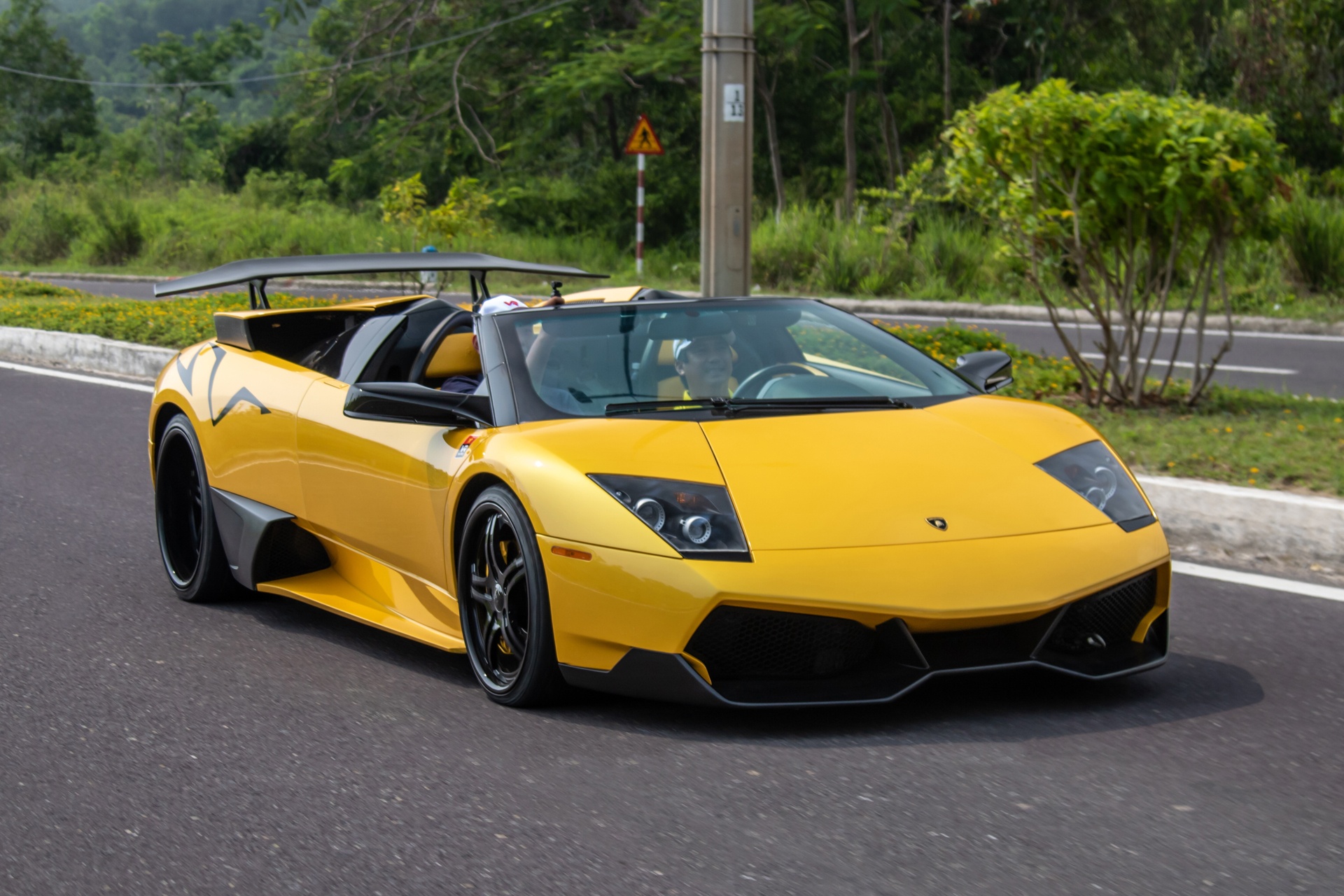 Lamborghini Murcielago Roadster doc nhat Viet Nam tai xuat hinh anh