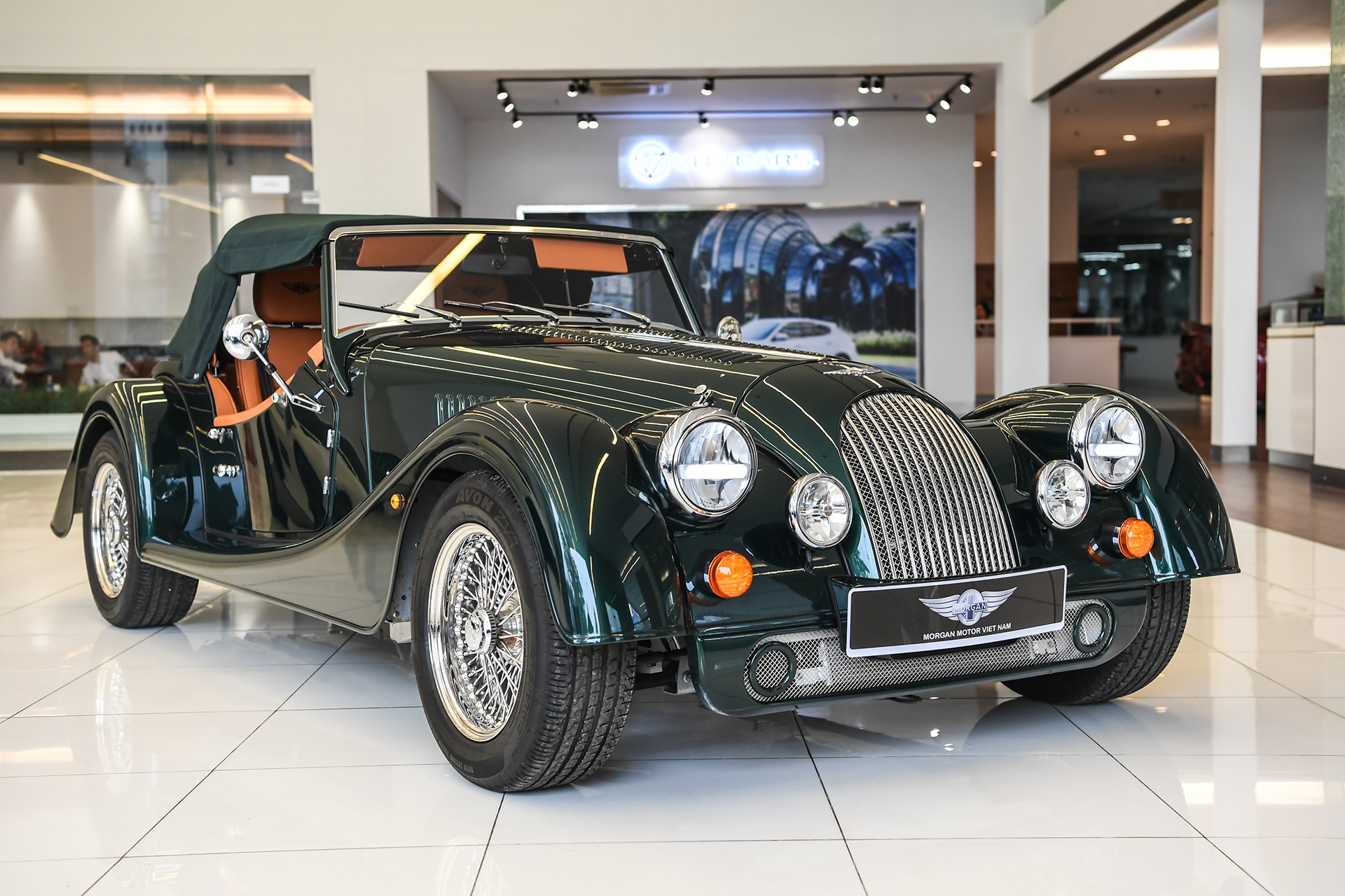 Can canh Morgan Plus Four 2022 tai Viet Nam hinh anh