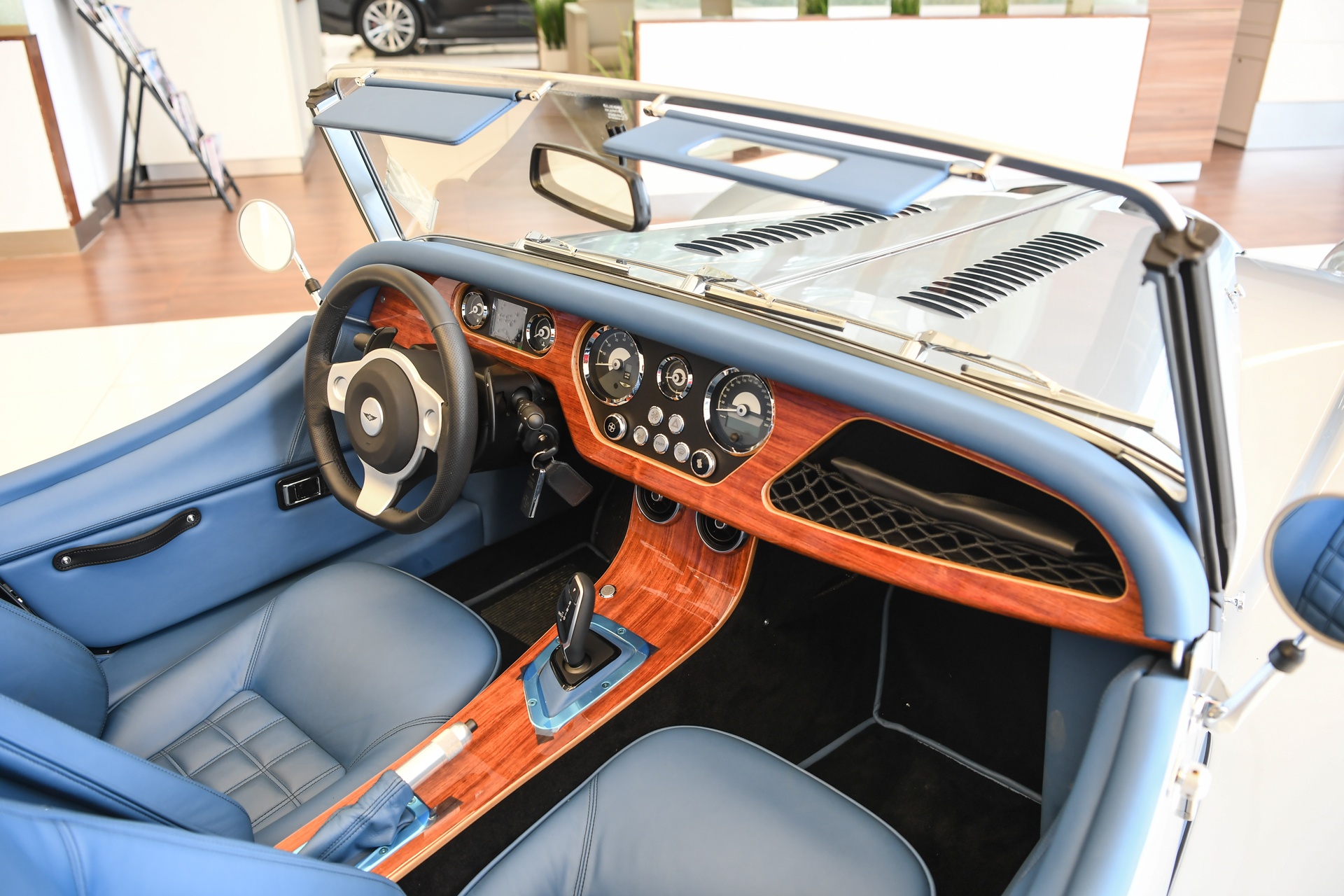 Morgan Plus Six 2022 anh 9