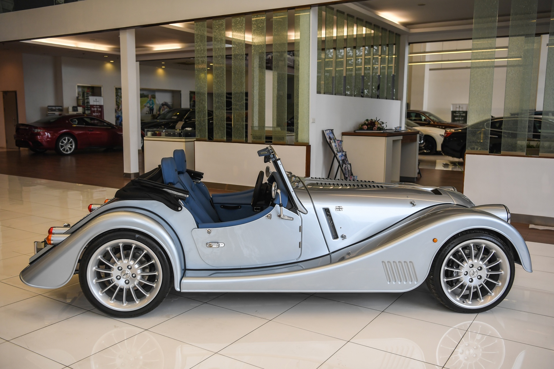 Morgan Plus Six 2022 anh 4