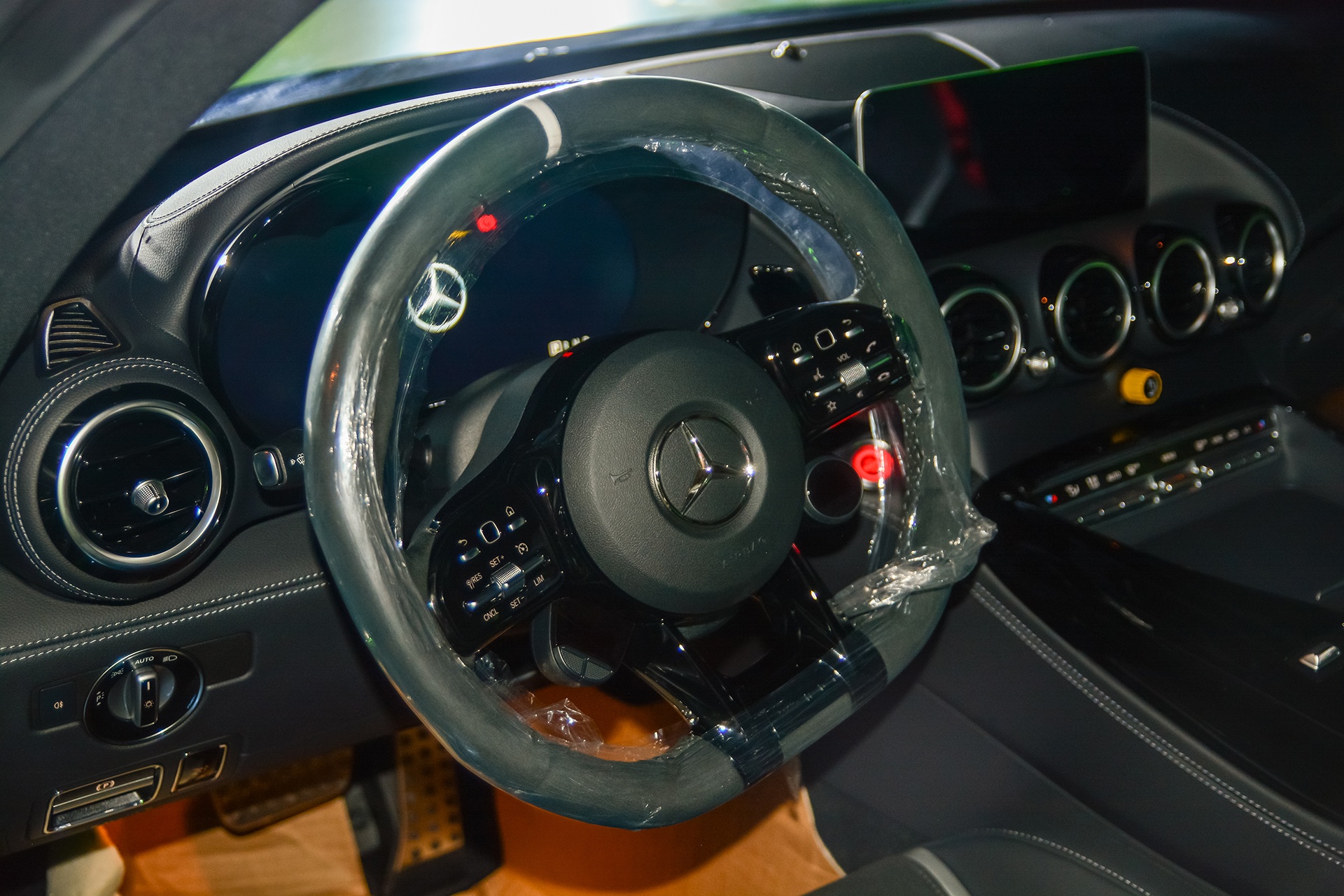 Mercedes-AMG GT R ảnh 11 Mercedes-AMG GT R anh 11