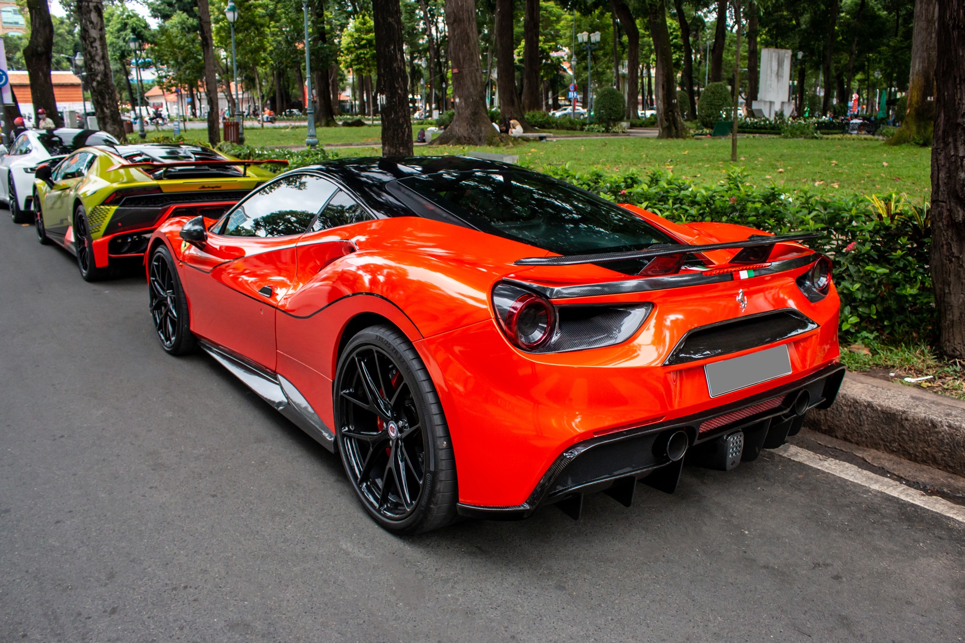 sieu xe xuong pho dip nghi le anh 2