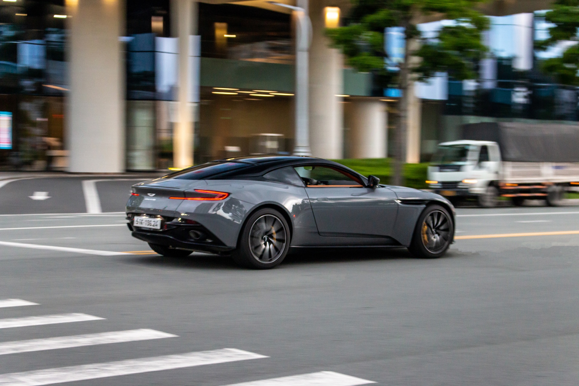 sieu xe xuong pho dip nghi le anh 8