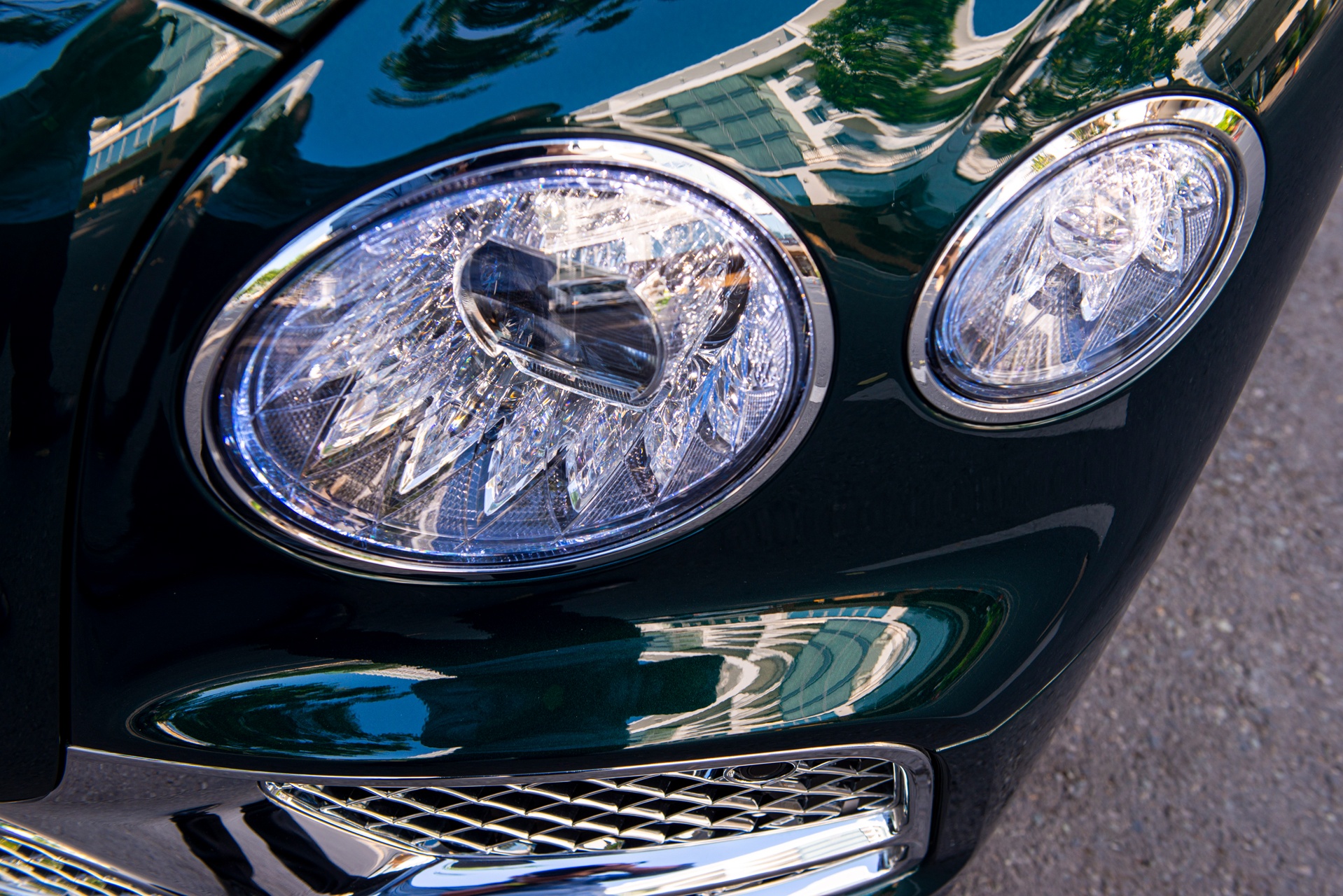 Bentley Flying Spur V8 anh 4