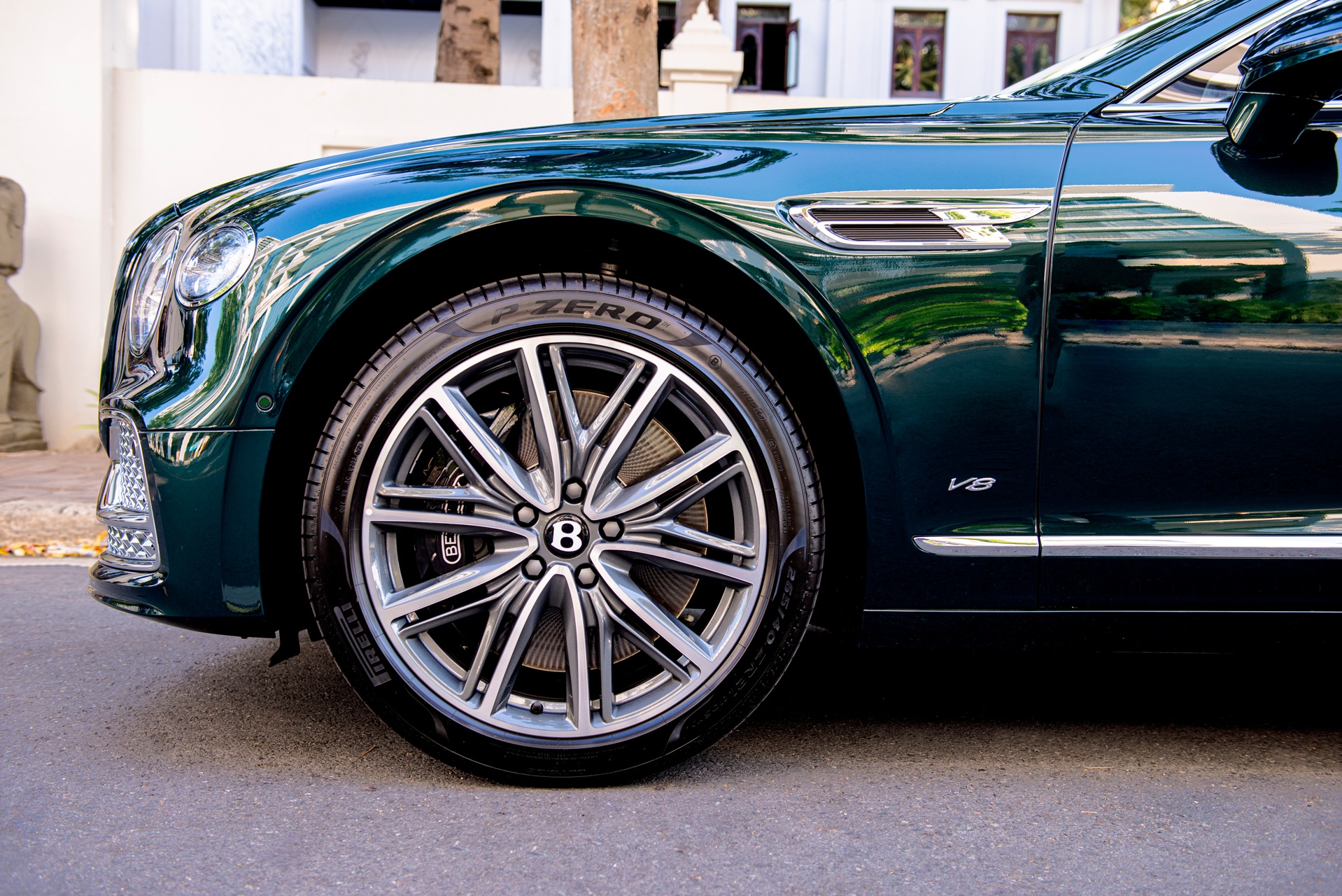 Bentley Flying Spur V8 anh 5