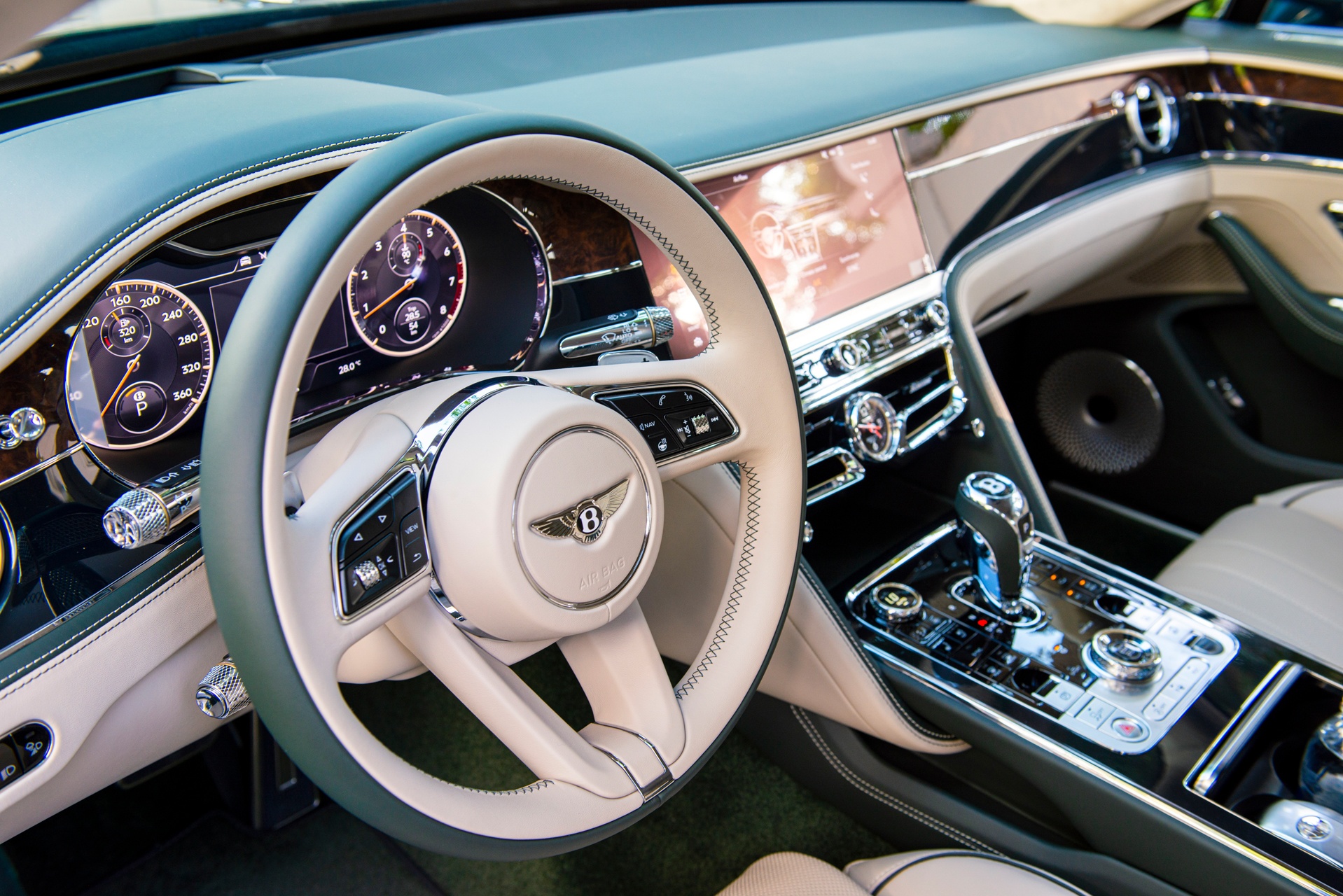 Bentley Flying Spur V8 anh 6