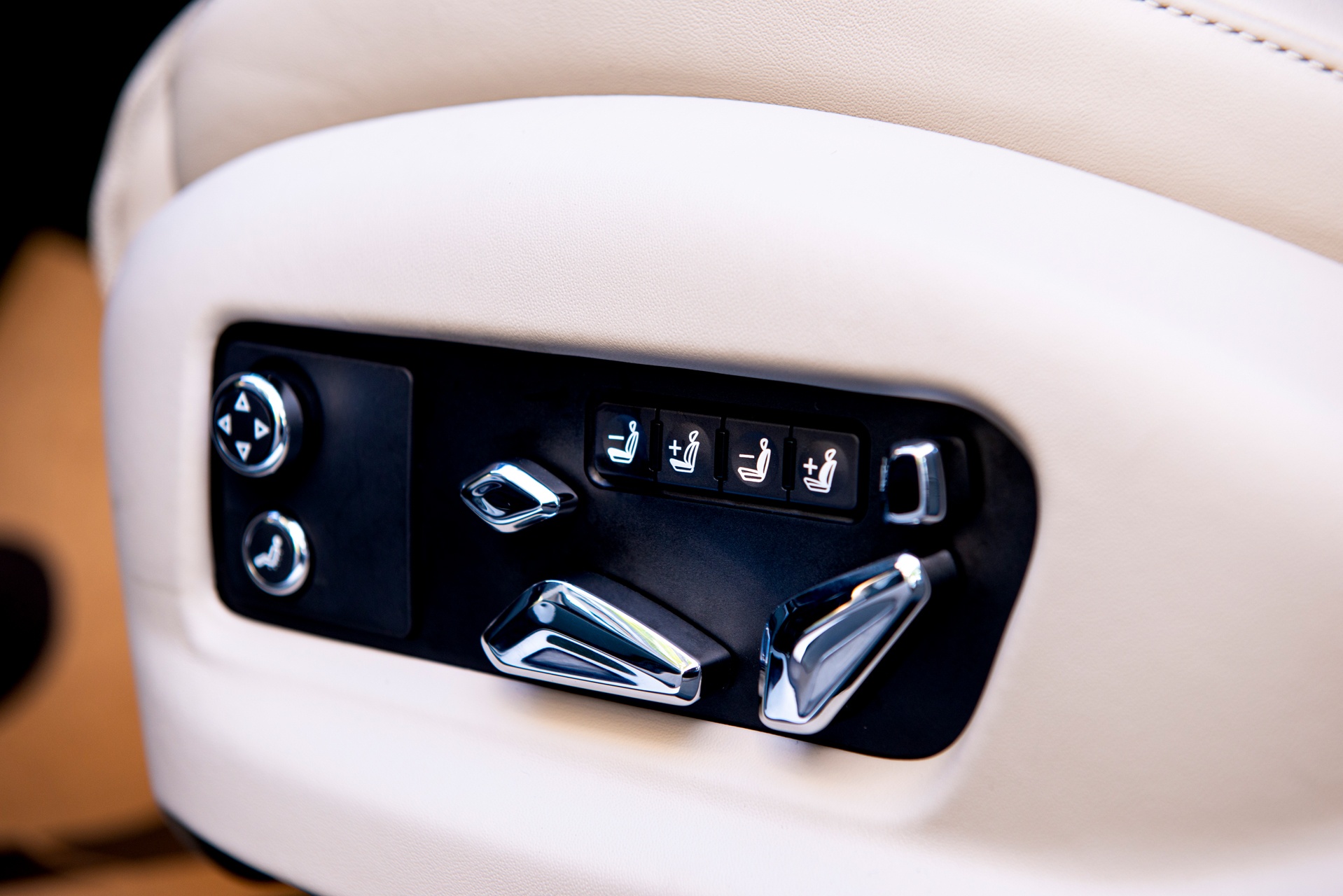 Bentley Flying Spur V8 anh 8