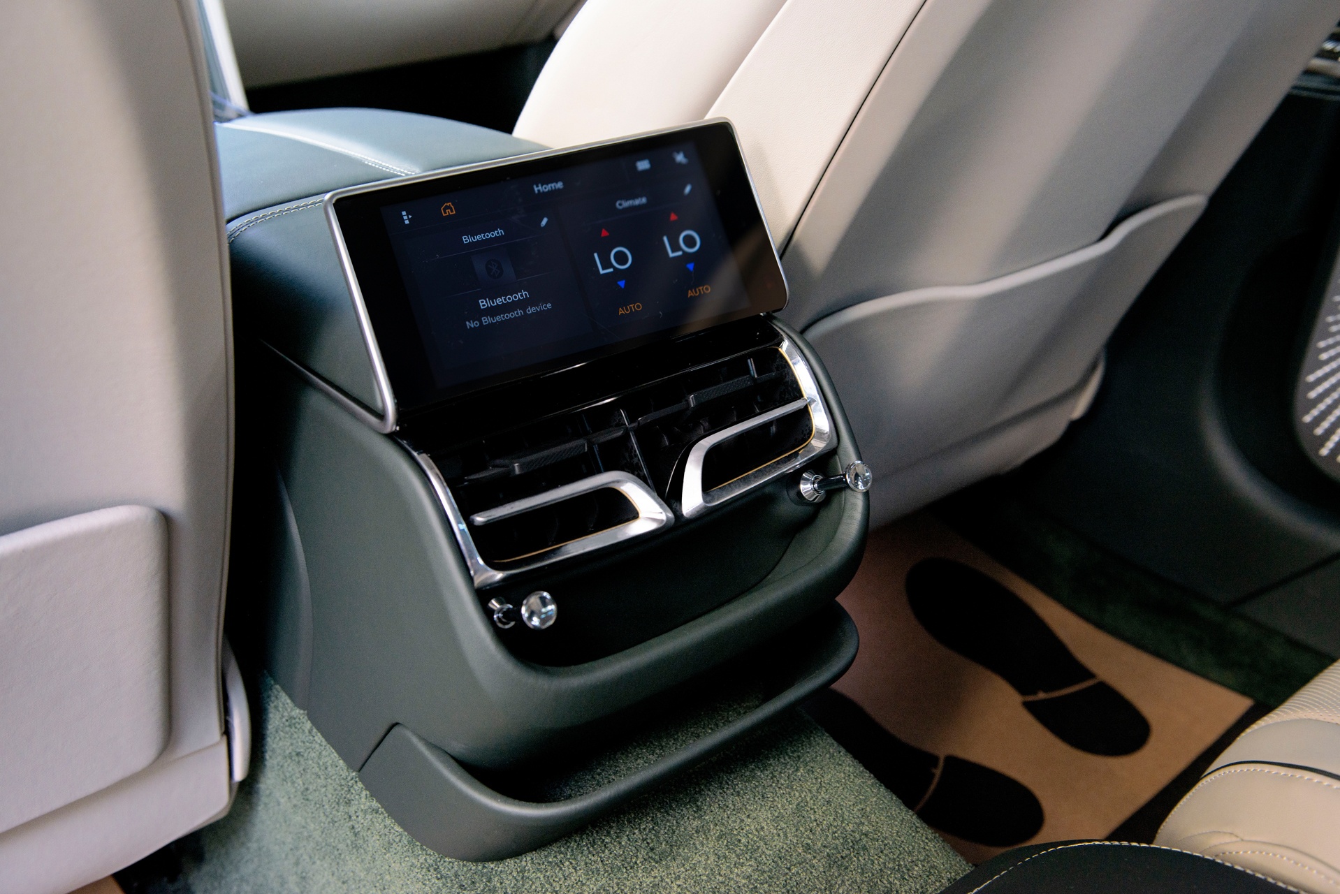 Bentley Flying Spur V8 anh 9