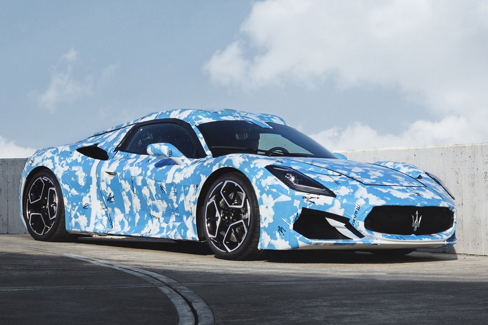 Maserati MC20 mui tran du kien ra mat vao thang nay hinh anh