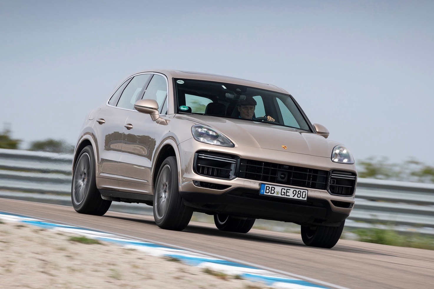 Porsche Taycan anh 3