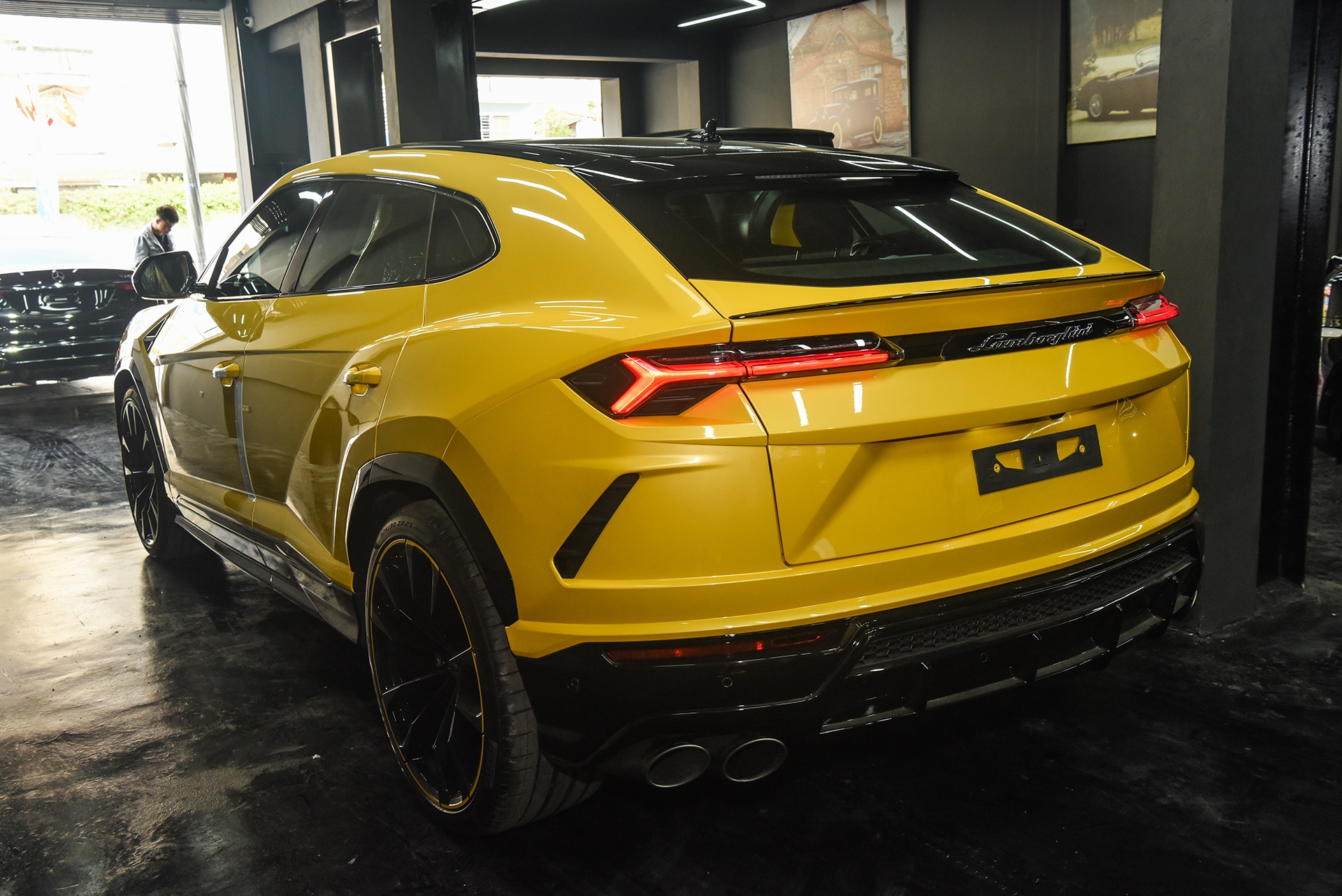 Lamborghini Urus Pearl Capsule anh 3