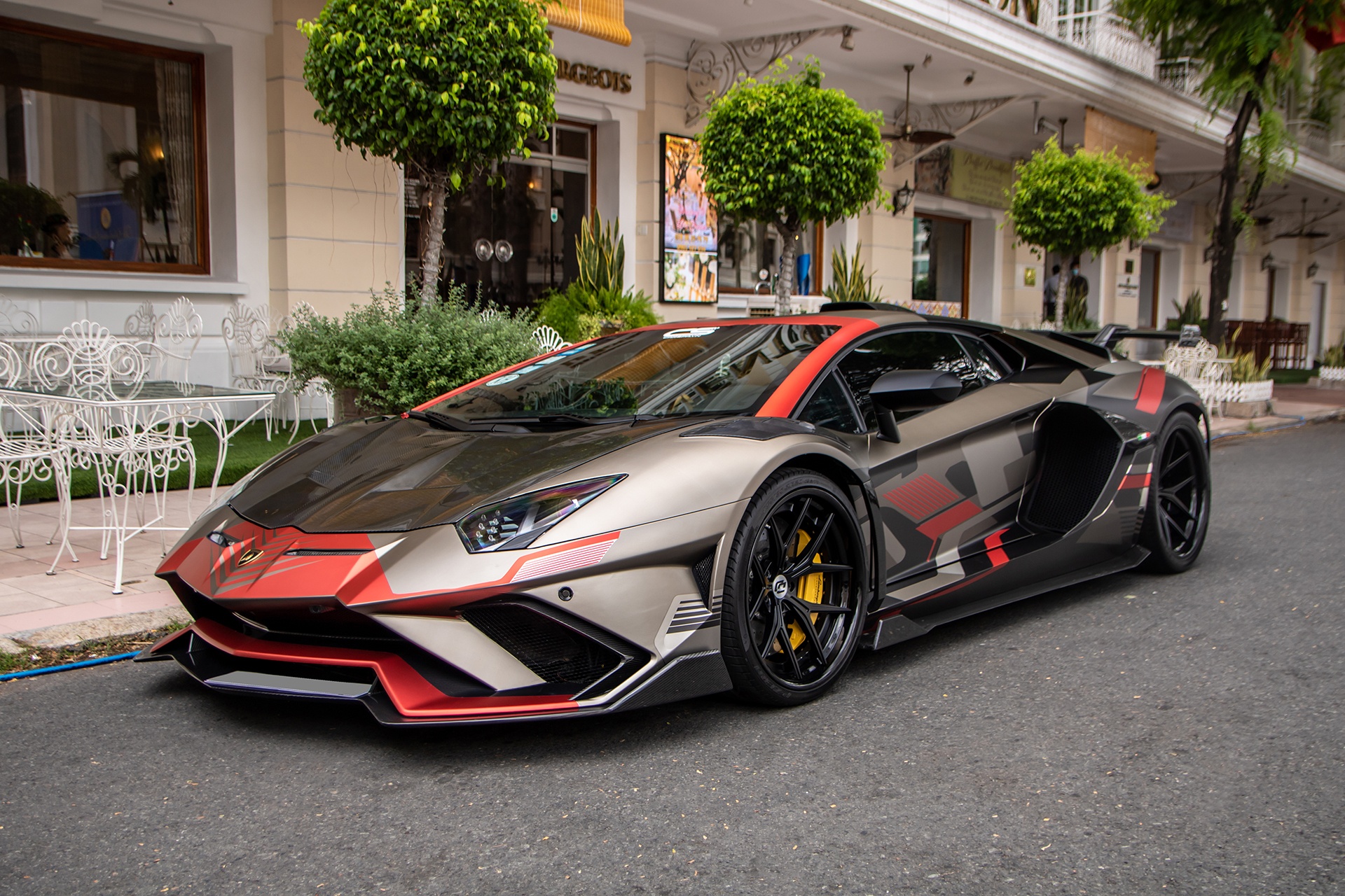 Lamborghini Aventador LP 700-4 anh 1