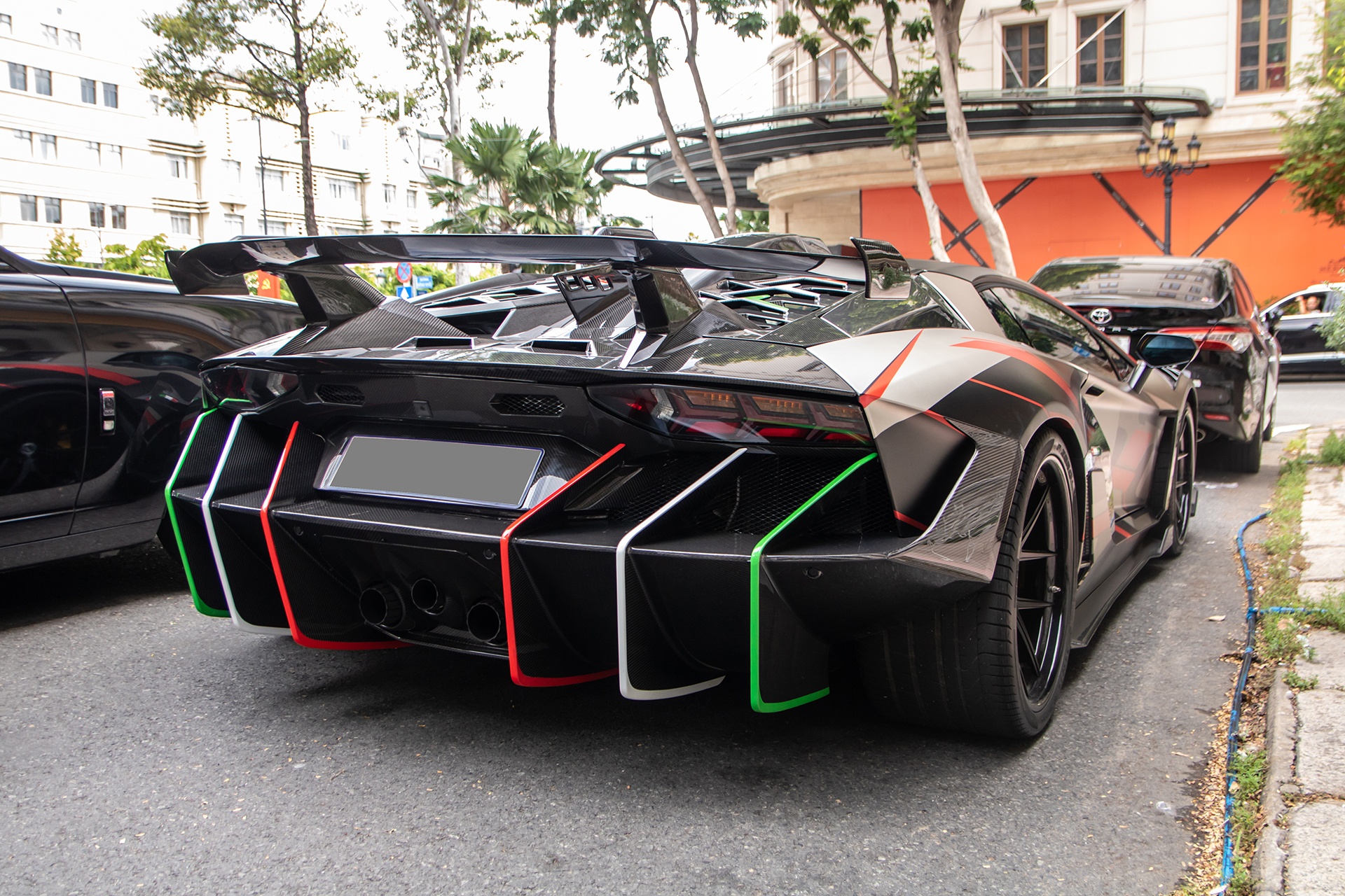Lamborghini Aventador LP 700-4 anh 14