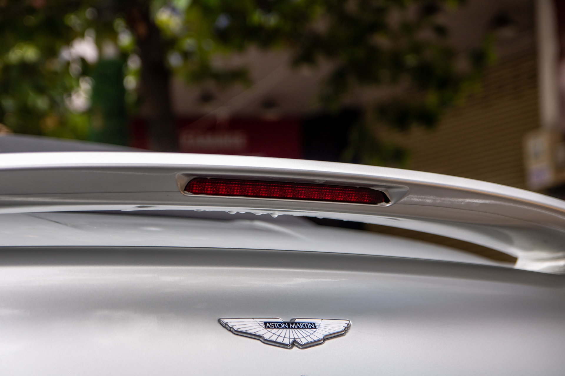 Aston Martin Vanquish Volante ảnh 9 Aston Martin Vanquish Volante anh 9