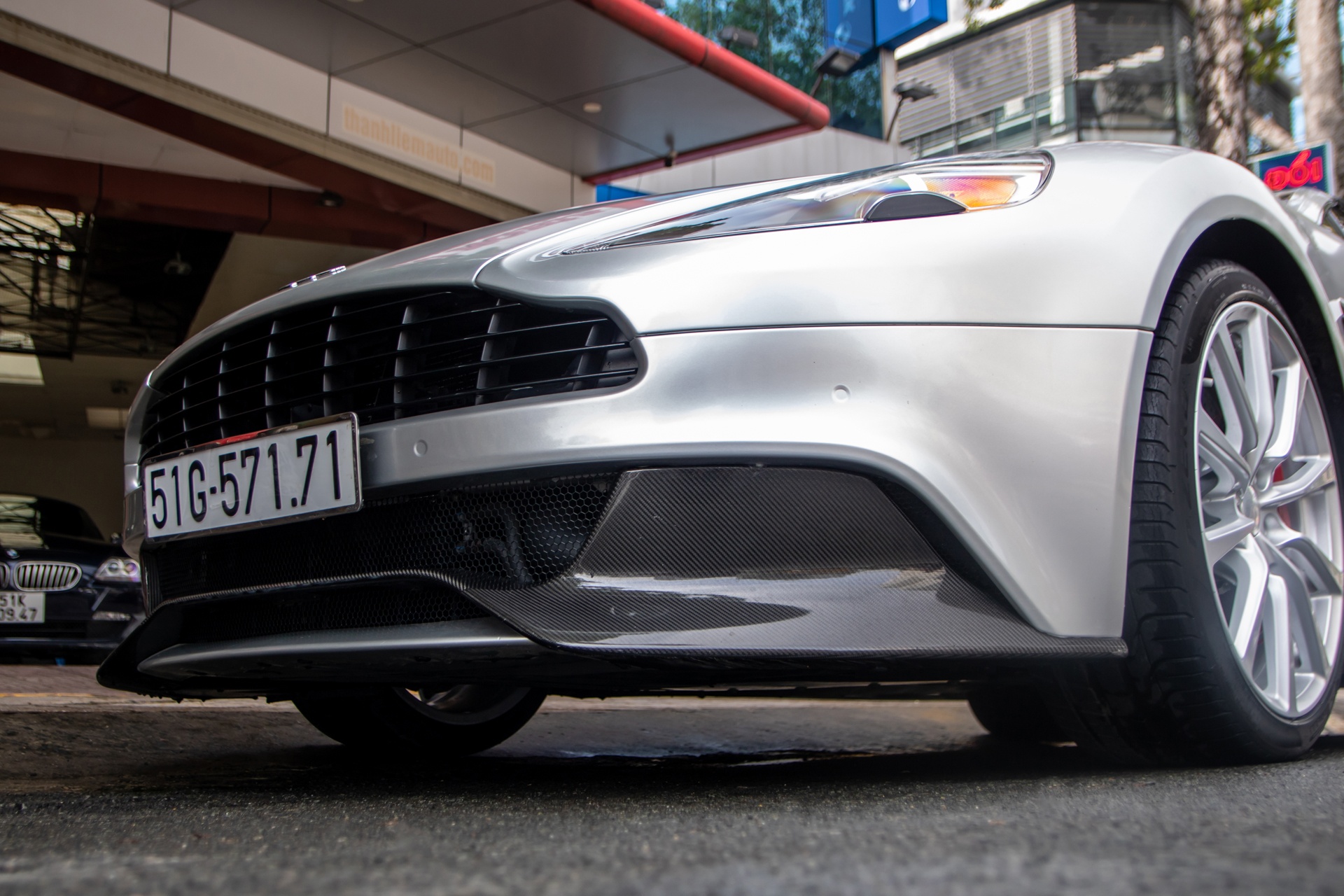 Aston Martin Vanquish Volante anh 7