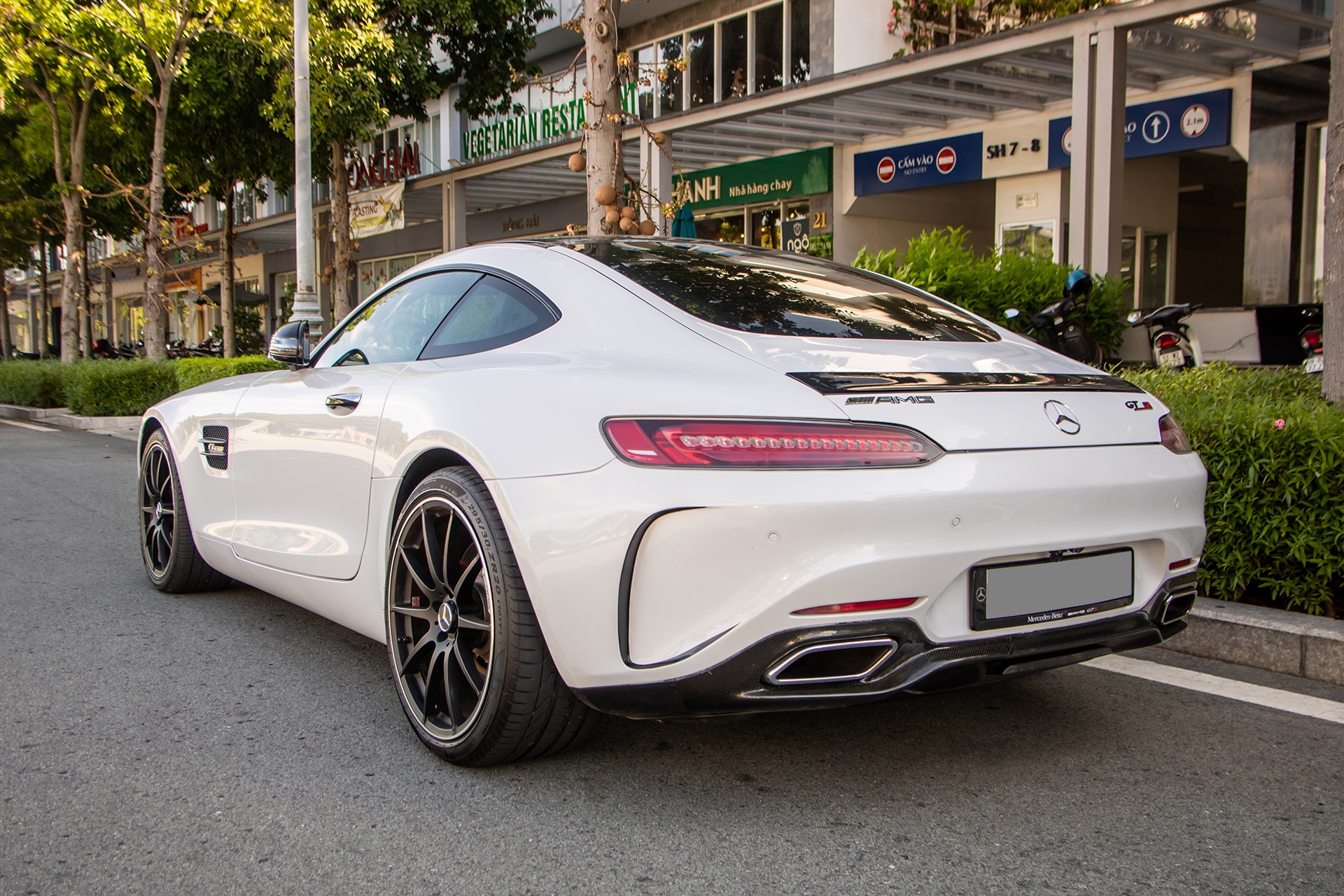 Mercedes-AMG GT S anh 10