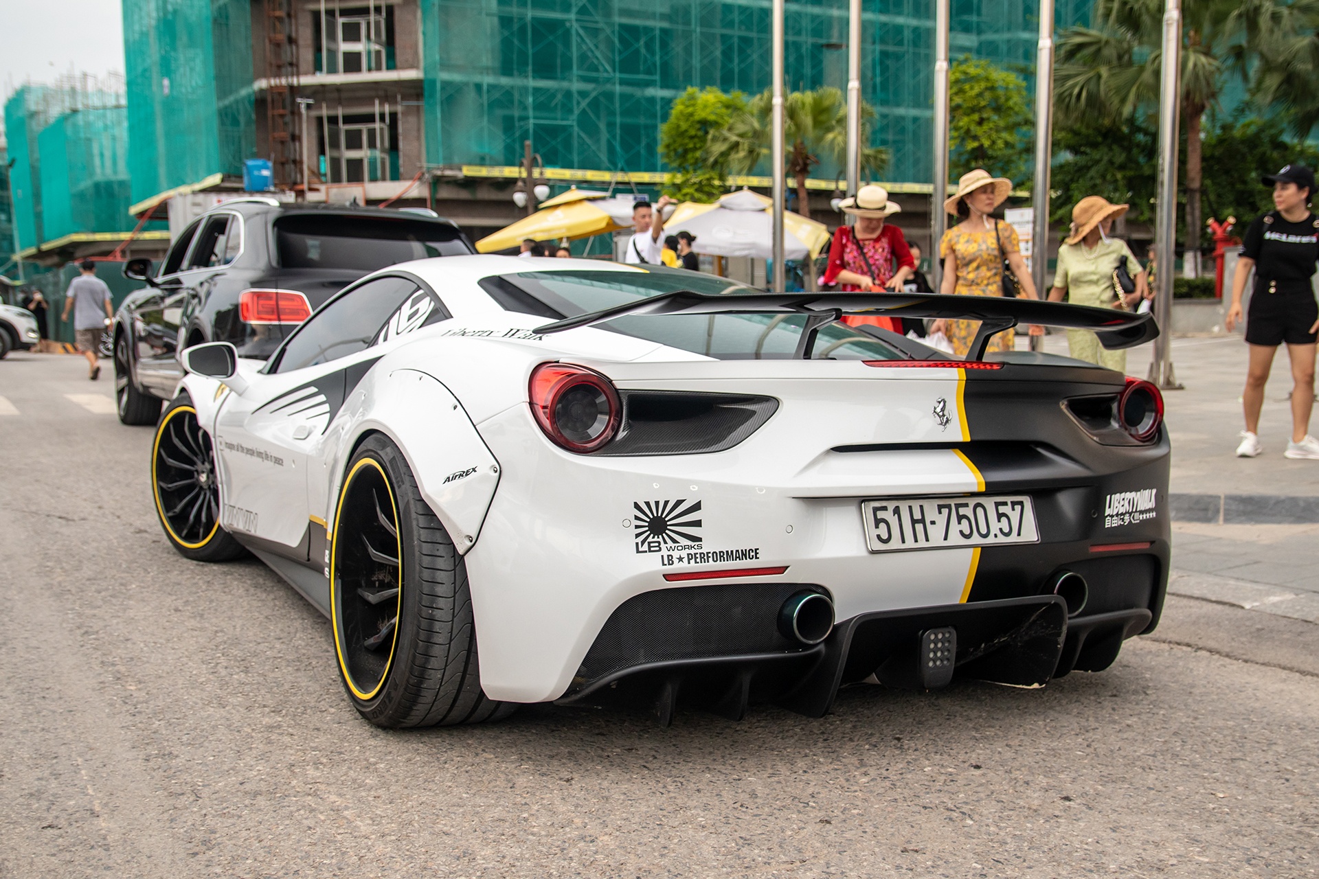 Ferrari 488 GTB do Liberty Walk anh 9