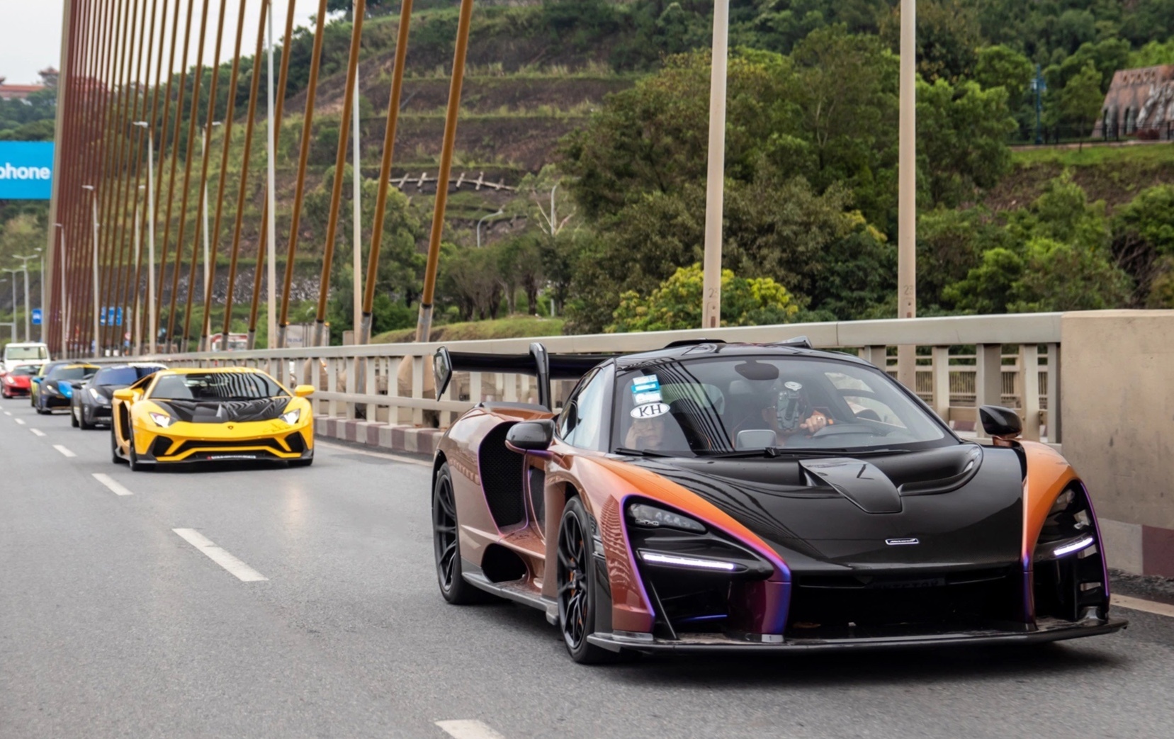 McLaren Senna cung loat sieu xe xuat hien tai Ha Long hinh anh