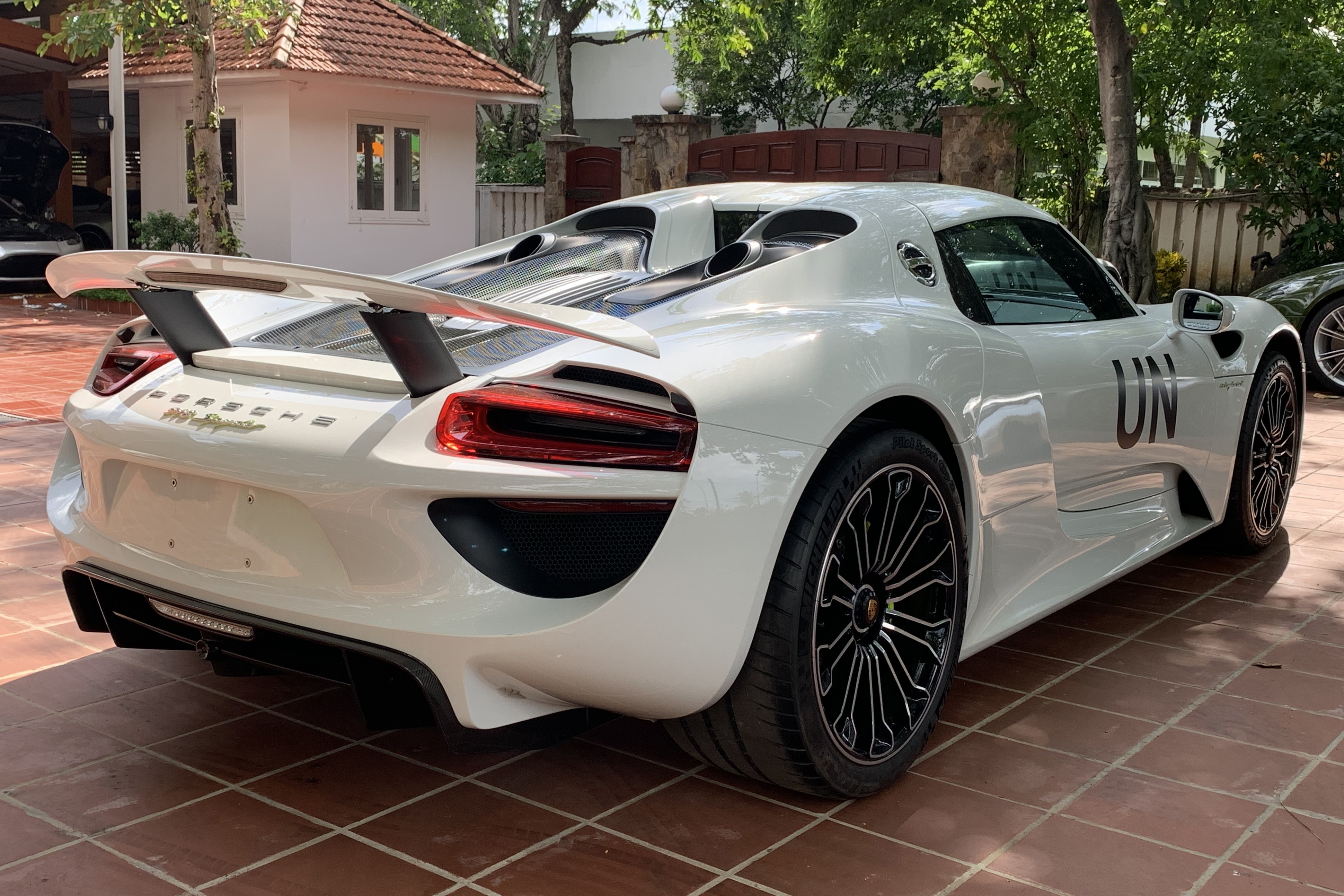 Porsche 918 Spyder anh 4