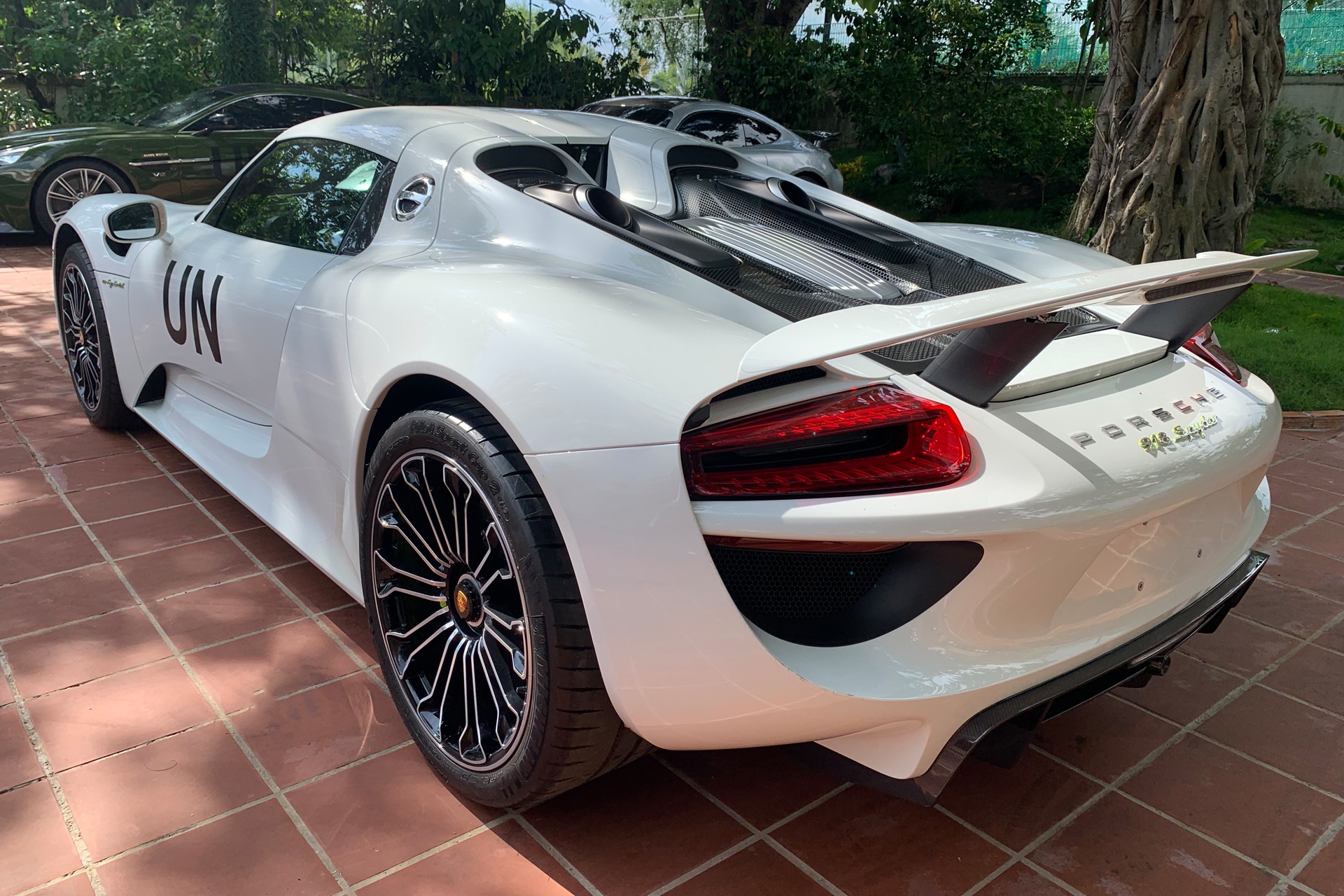 Porsche 918 Spyder anh 10