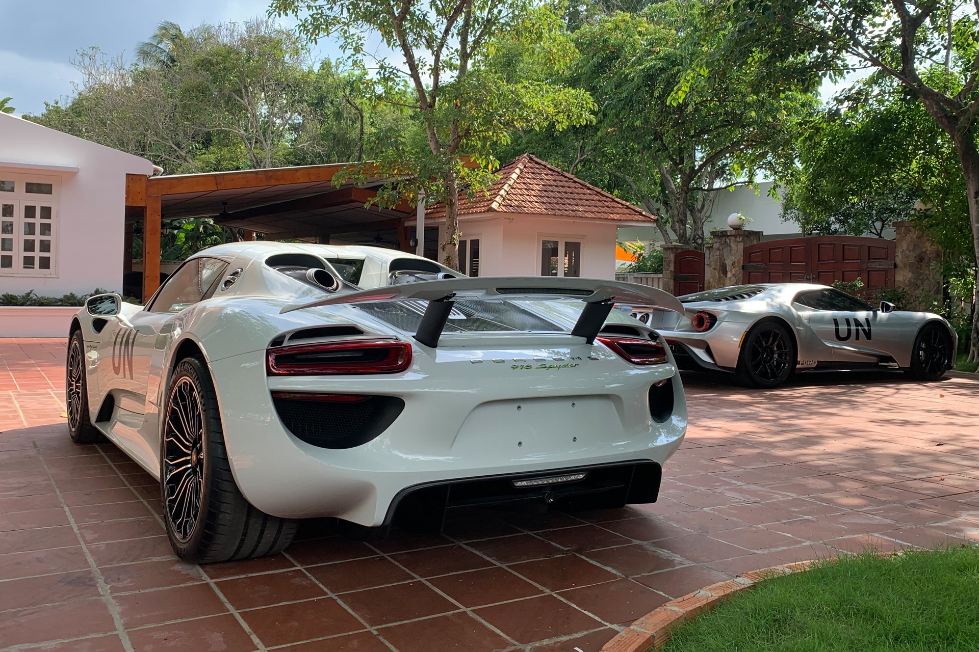 Porsche 918 Spyder anh 7