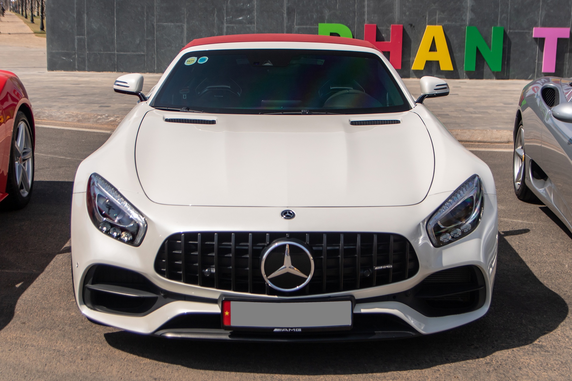 Mercedes-AMG GT Roadster tai xuat voi dien mao moi hinh anh