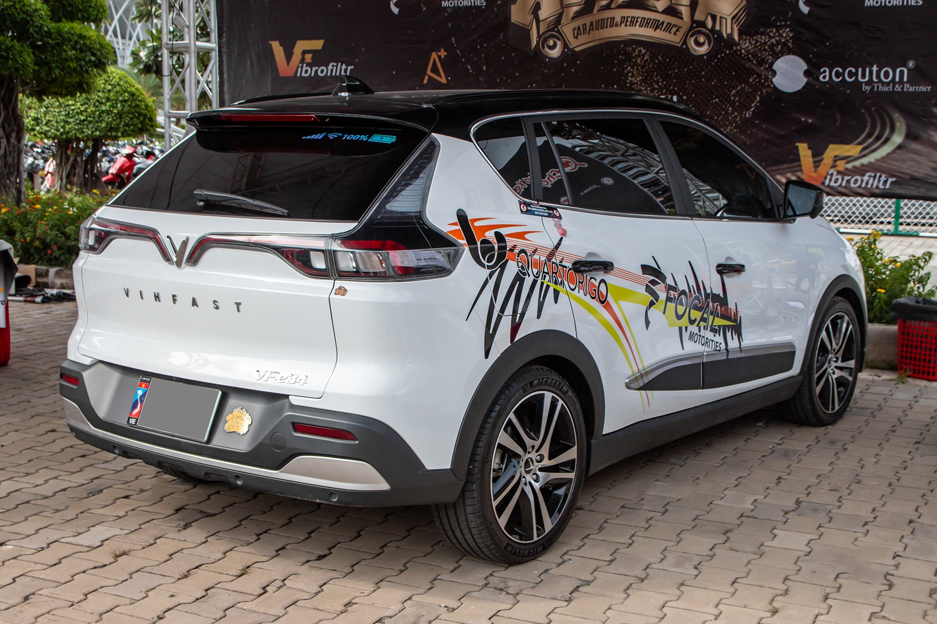 VinFast VF e34 do dan loa 400 trieu dong tai TP.HCM anh 8