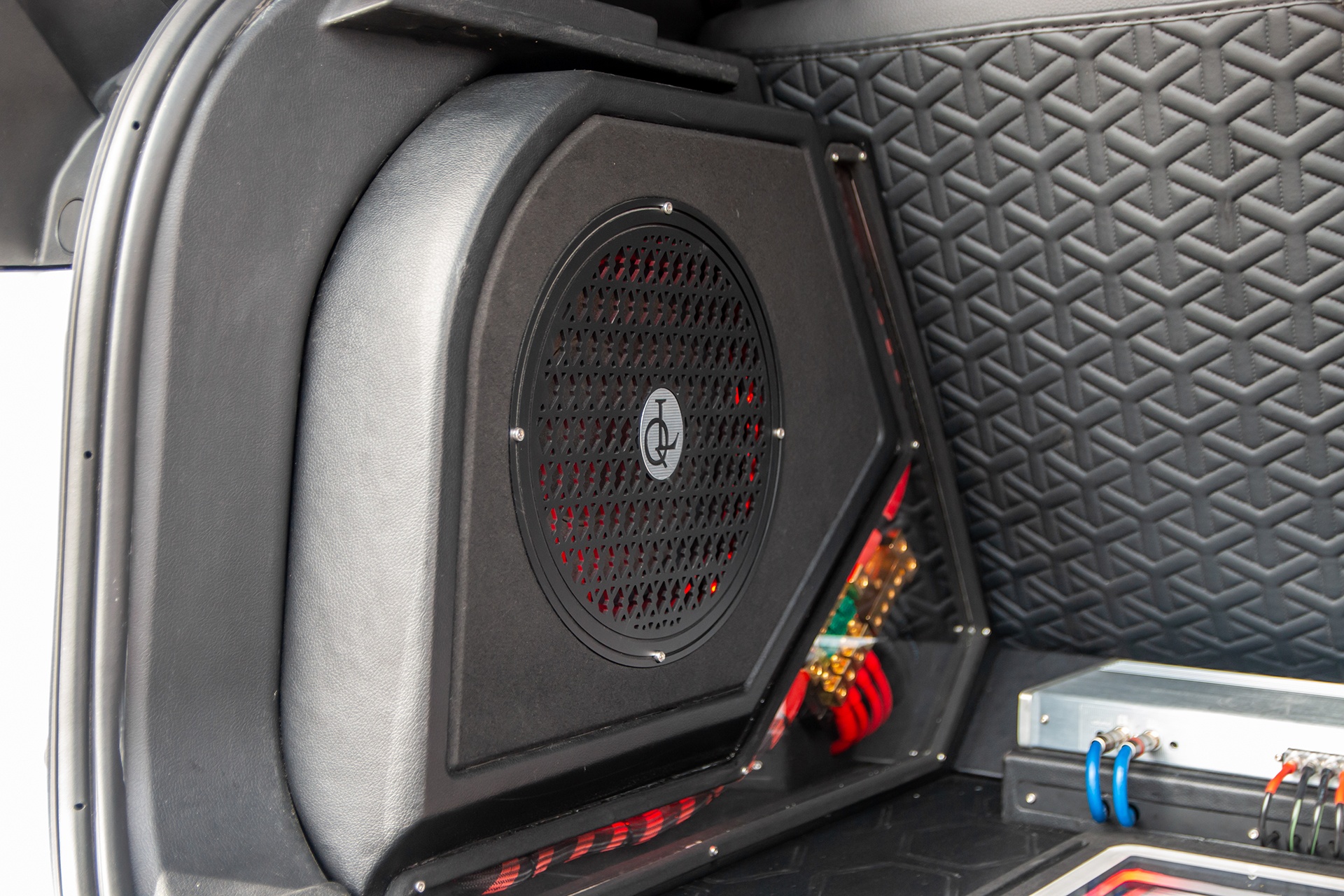 VinFast VF e34 độ dàn loa 400 triệu đồng tại TP.HCM ảnh 7 VinFast VF e34 do dan loa 400 trieu dong tai TP.HCM anh 7