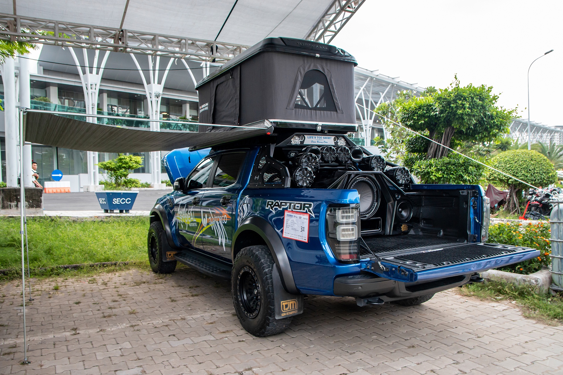 Ford Ranger Raptor do am thanh tri gia 1,8 ty dong tai TP.HCM hinh anh