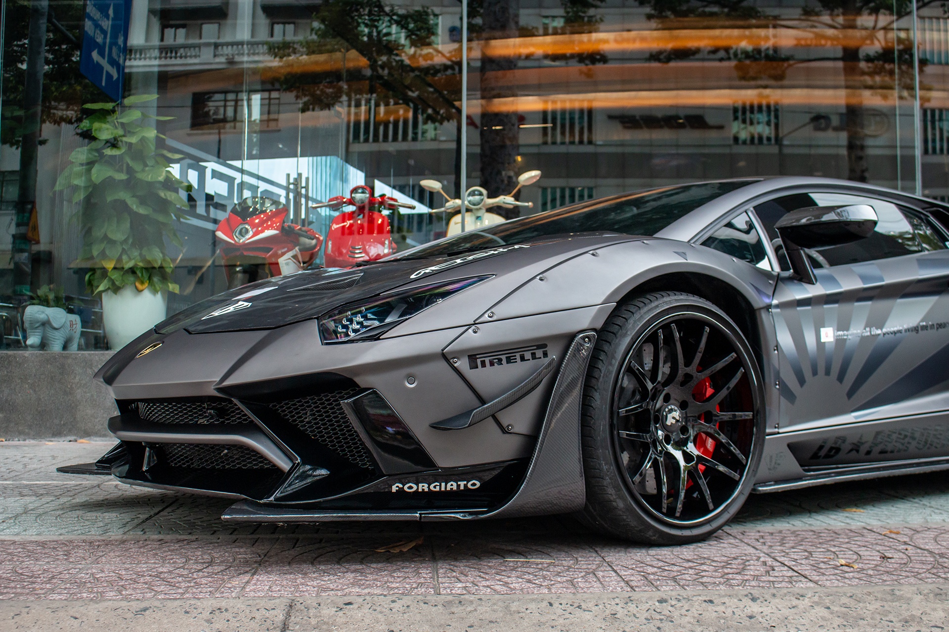 Lamborghini Aventador anh 8