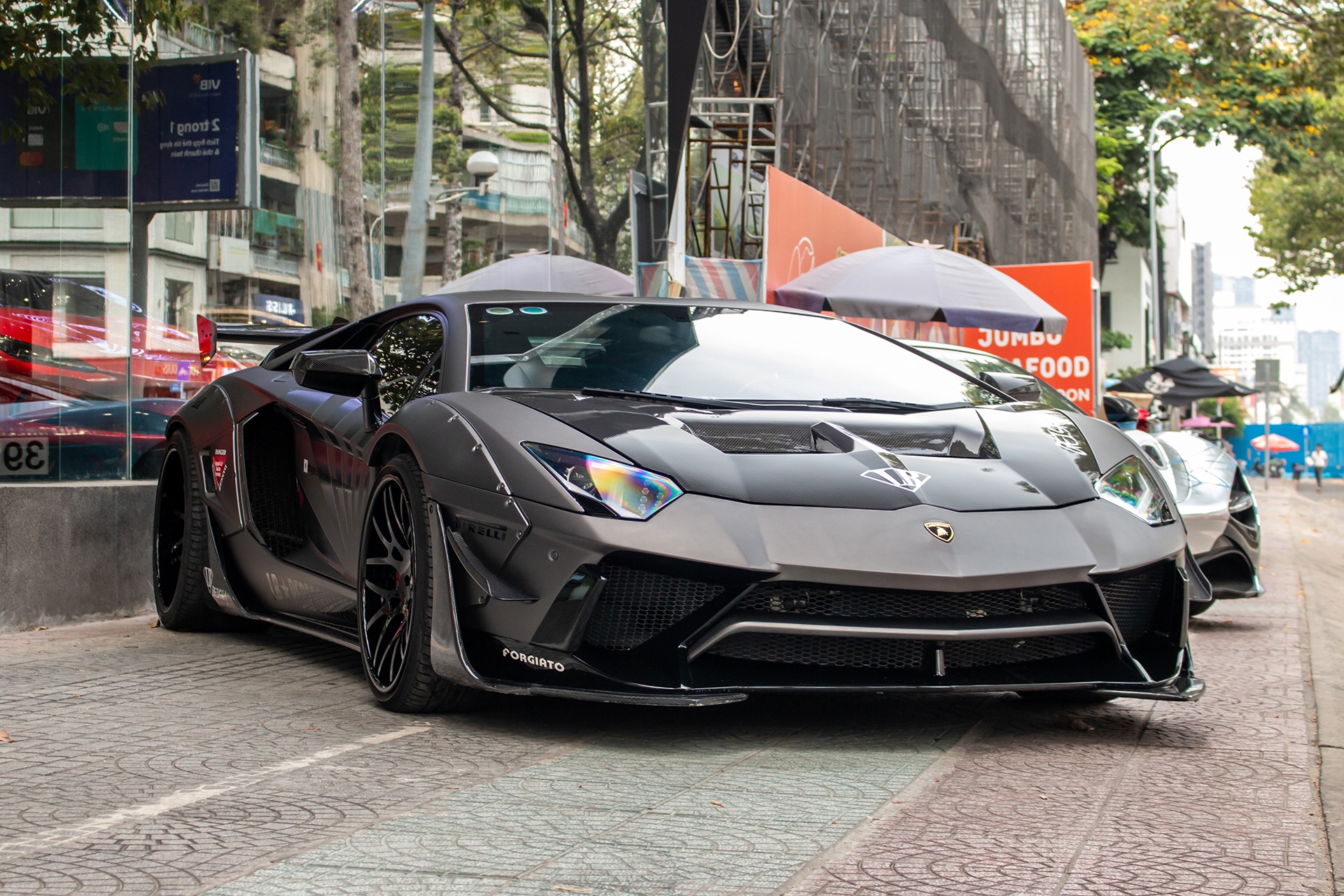 Lamborghini Aventador ham ho voi goi do cua Liberty Walk tai TP.HCM hinh anh